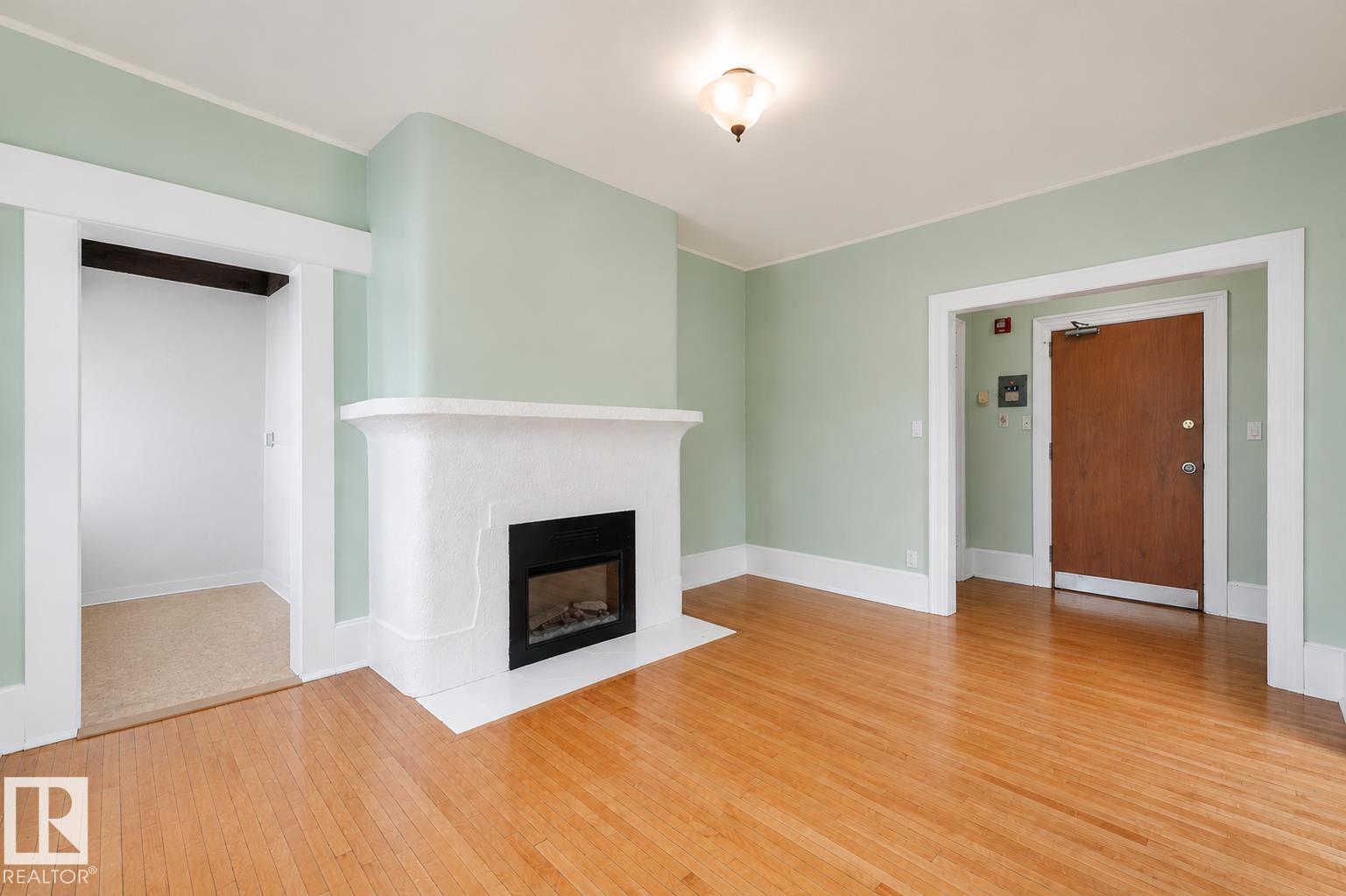 307 - 9955 114 Street NW, Wîhkwêntôwin, Edmonton