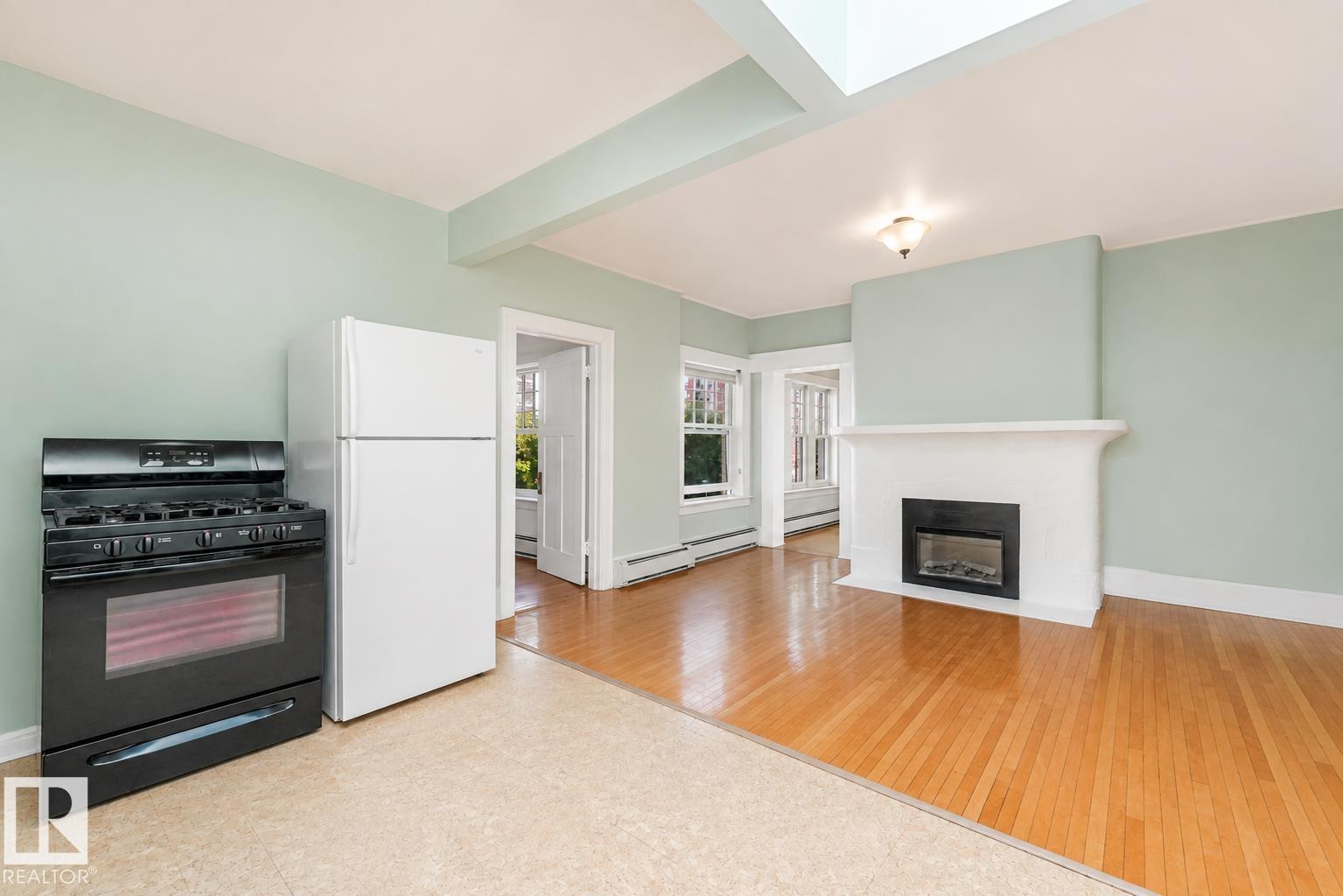Photo 11 at 307 - 9955 114 Street NW, Wîhkwêntôwin, Edmonton
