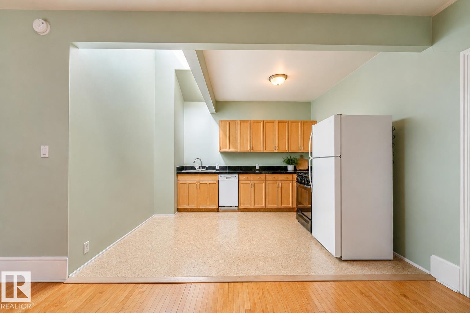 Photo 8 at 307 - 9955 114 Street NW, Wîhkwêntôwin, Edmonton