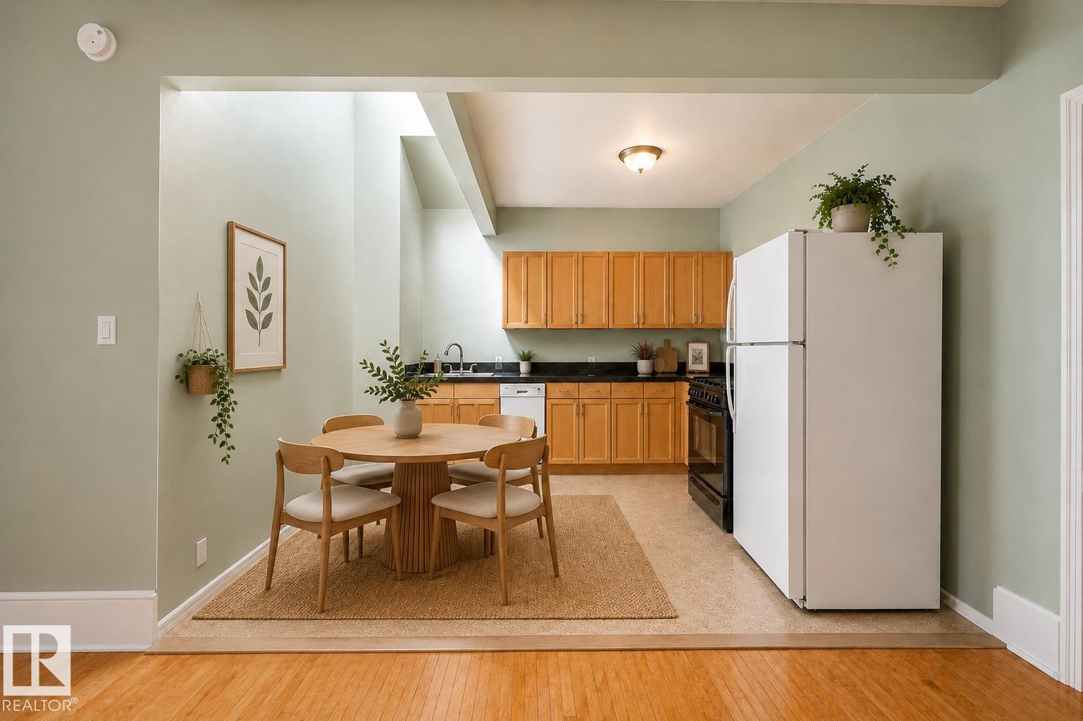 Photo 9 at 307 - 9955 114 Street NW, Wîhkwêntôwin, Edmonton