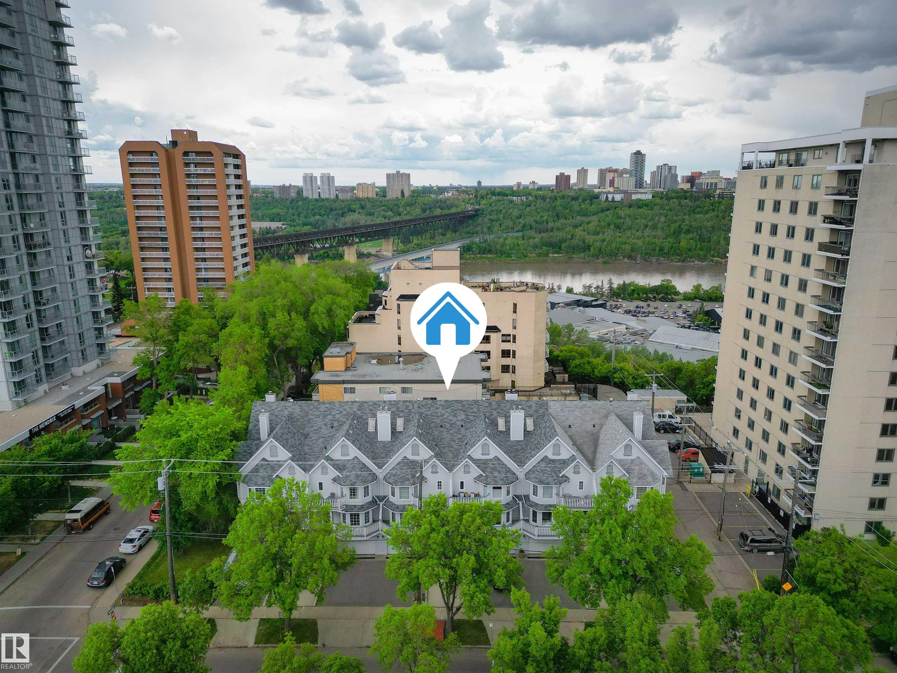 Photo 2 at 11107 98 Avenue NW, Wîhkwêntôwin, Edmonton