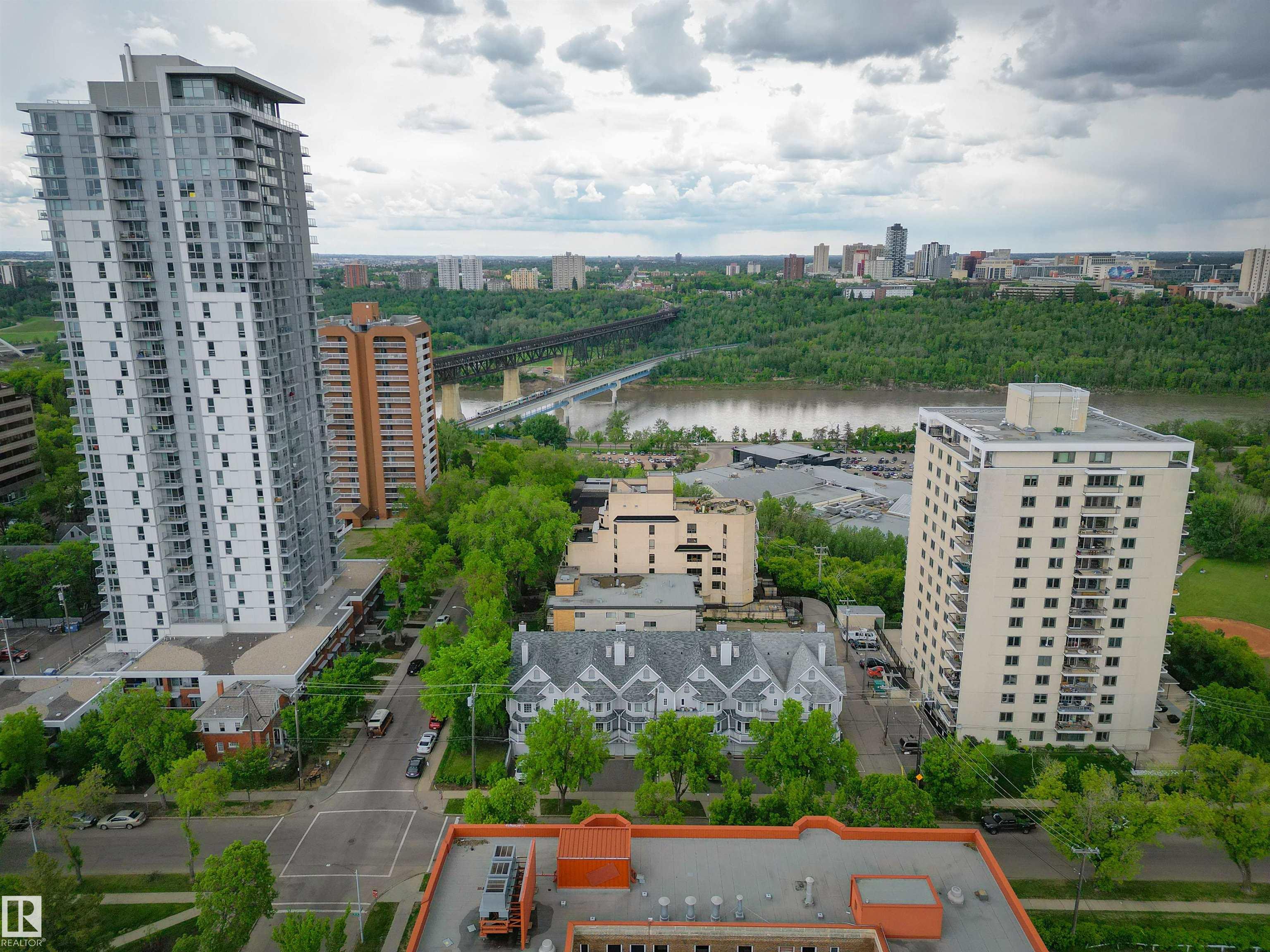 Photo 46 at 11107 98 Avenue NW, Wîhkwêntôwin, Edmonton