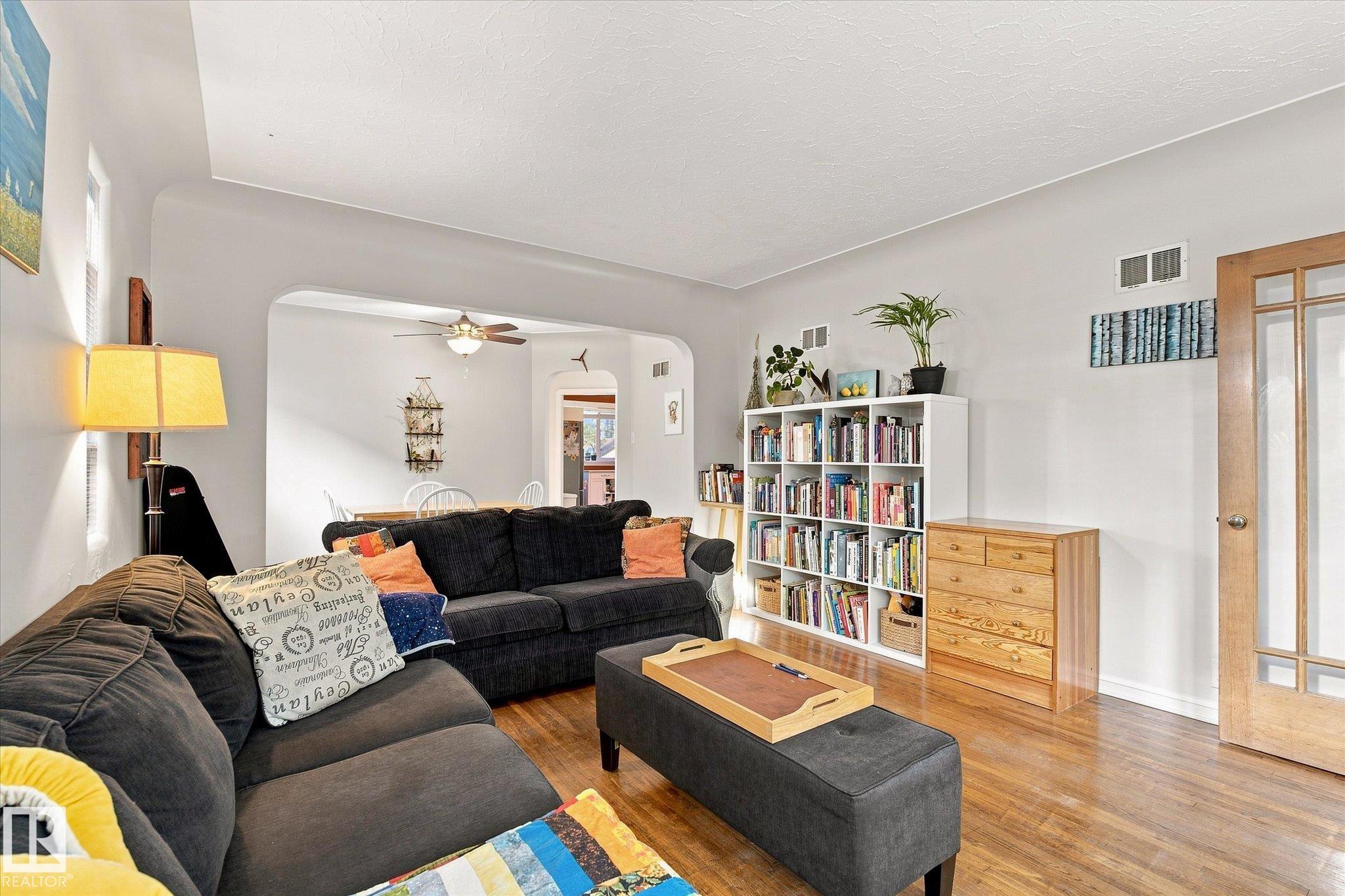 Photo 11 at 10943 72 Avenue NW, Parkallen, Edmonton