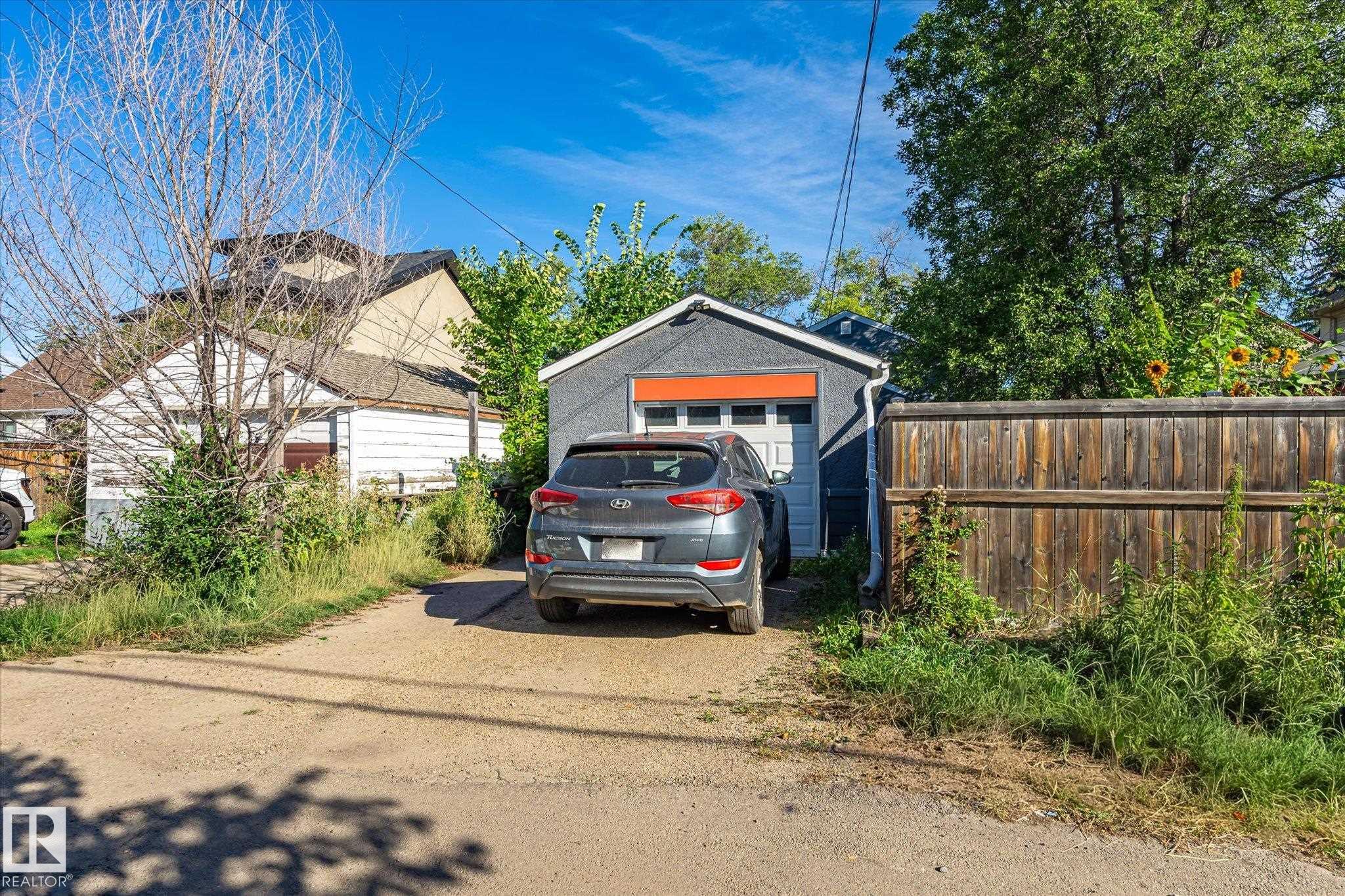 Photo 39 at 10943 72 Avenue NW, Parkallen, Edmonton