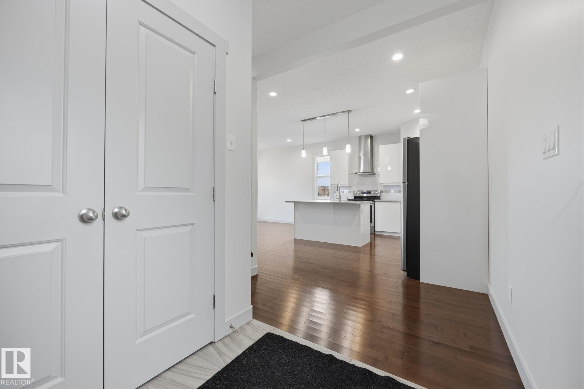 Photo 11 at 8952 81 Avenue NW, King Edward Park, Edmonton