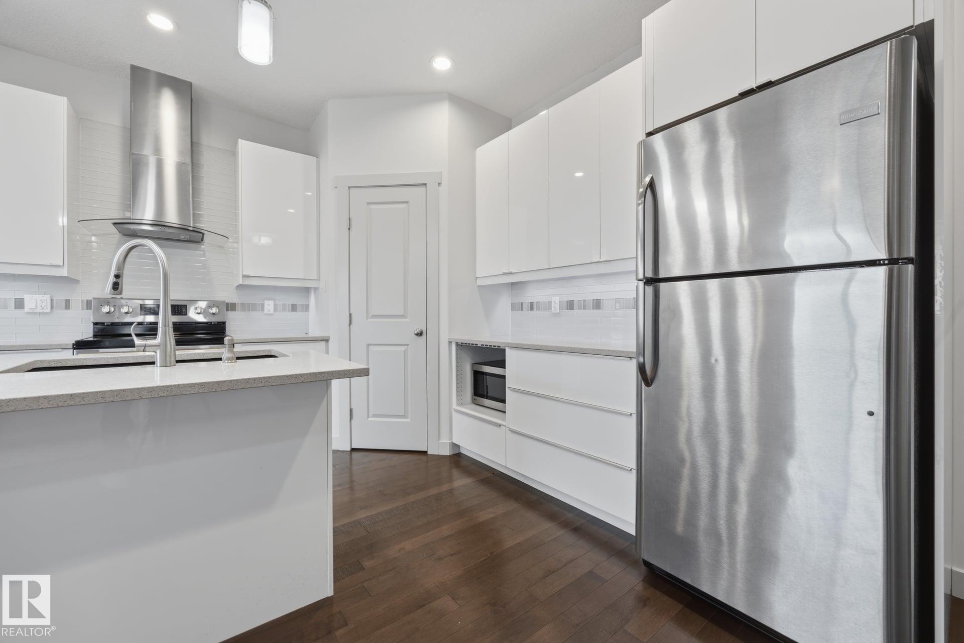 Photo 13 at 8952 81 Avenue NW, King Edward Park, Edmonton