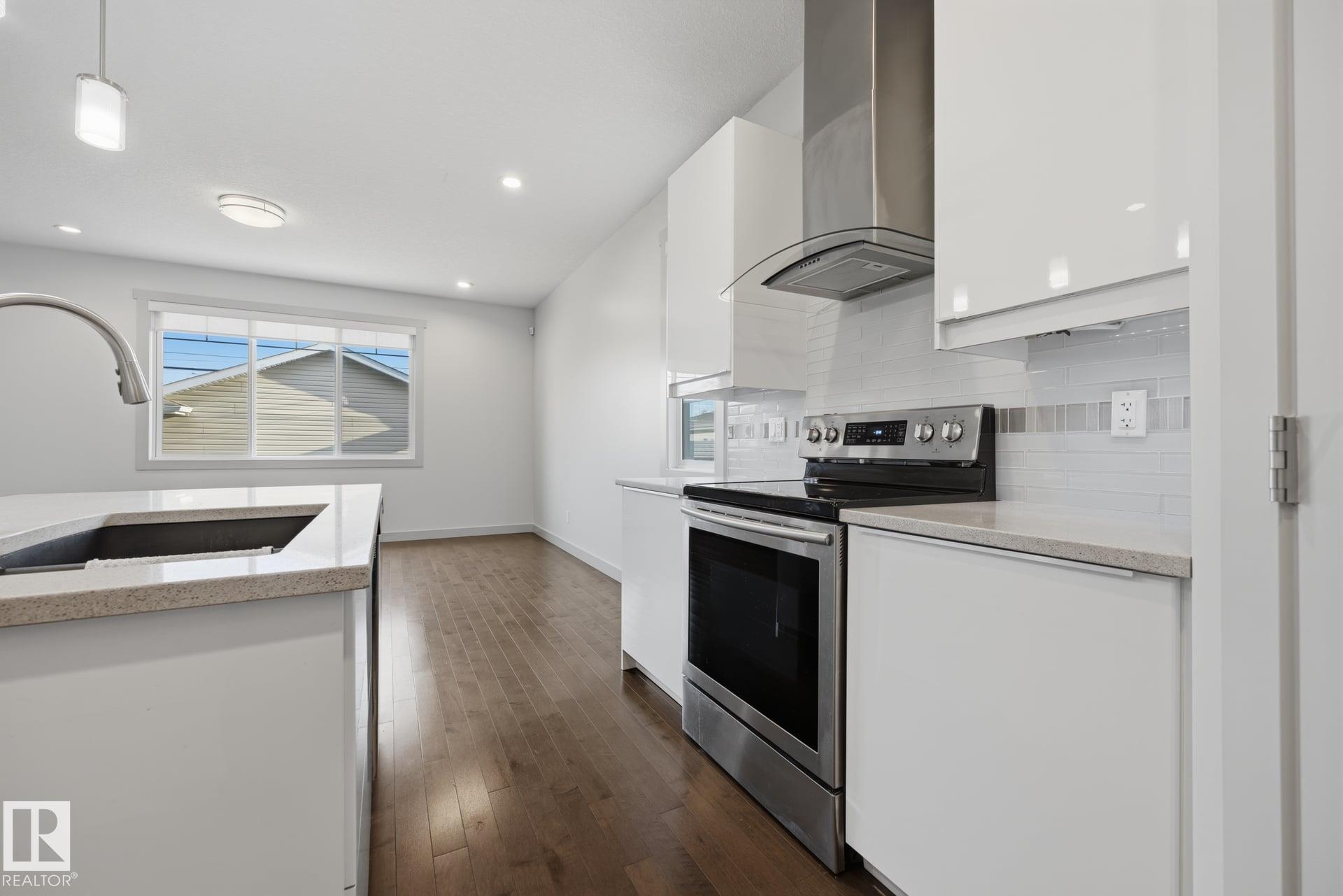 Photo 18 at 8952 81 Avenue NW, King Edward Park, Edmonton
