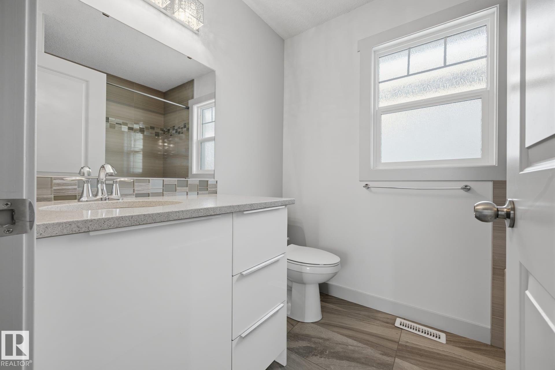 Photo 32 at 8952 81 Avenue NW, King Edward Park, Edmonton