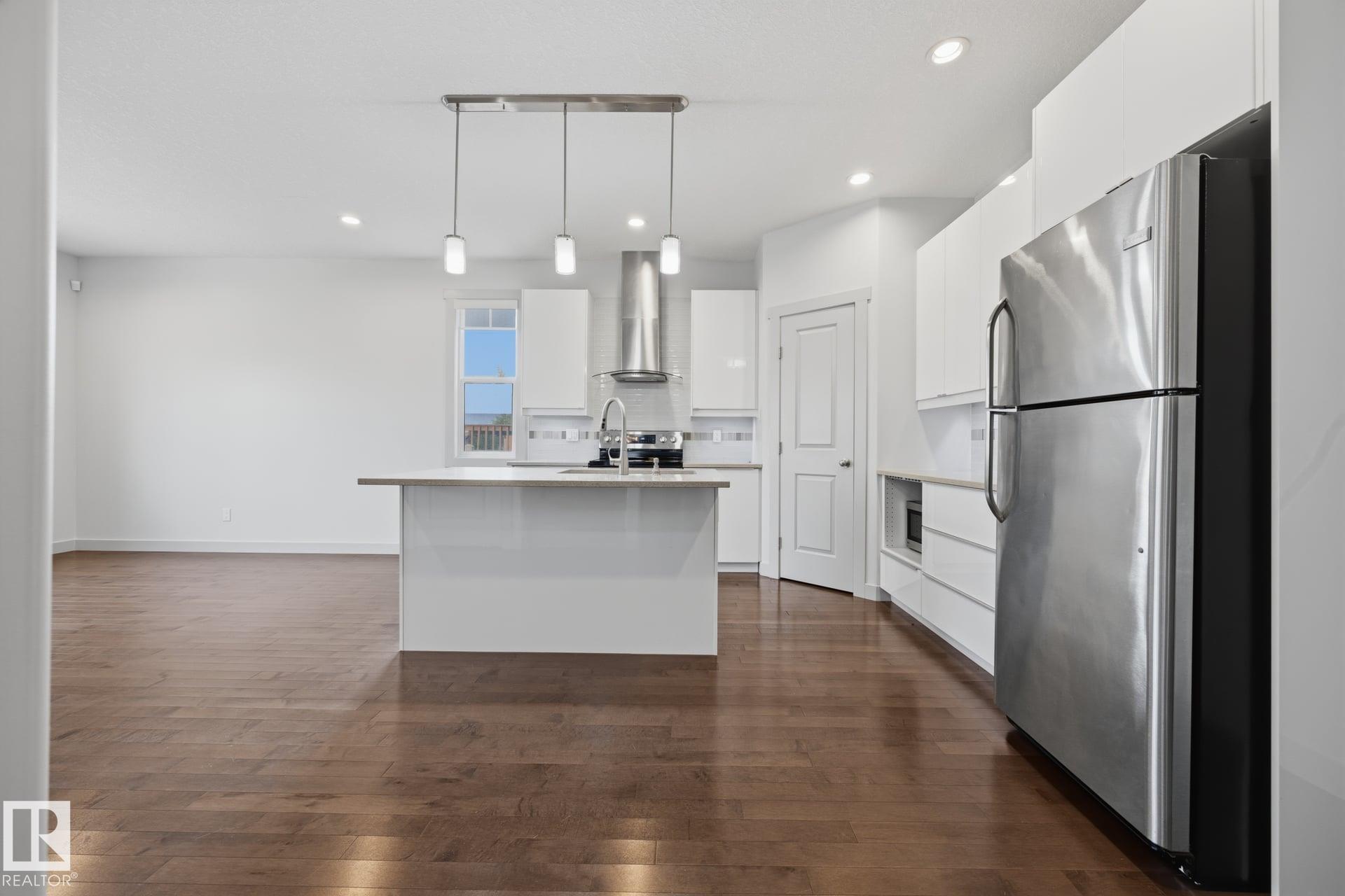 Photo 10 at 8952 81 Avenue NW, King Edward Park, Edmonton