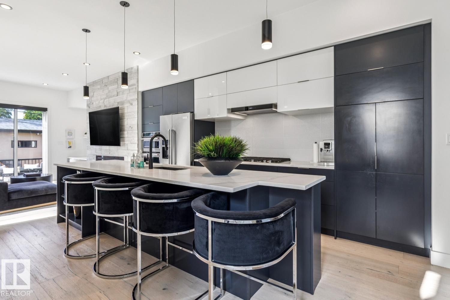 Photo 8 at 9323 75 Avenue NW, Ritchie, Edmonton
