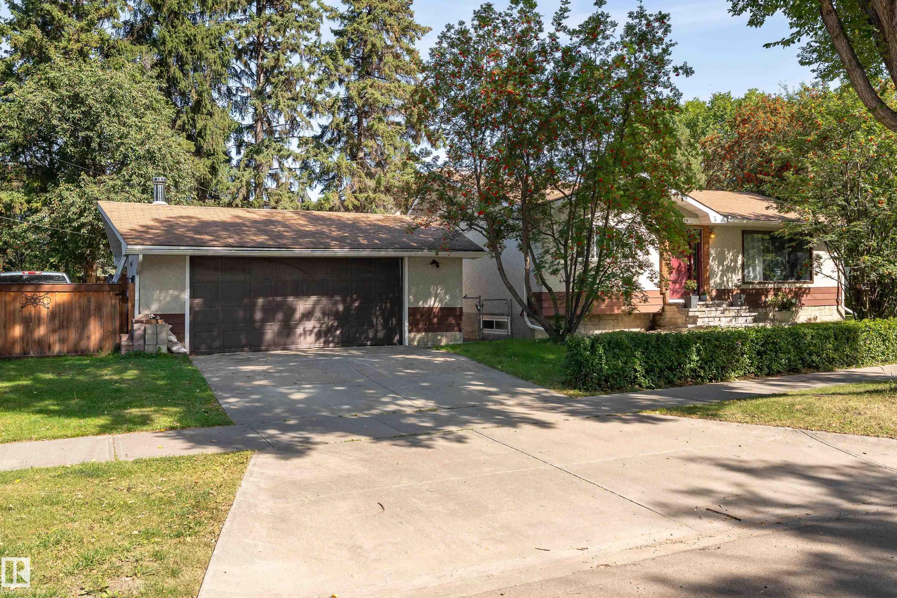 14906 76 AV NW, Edmonton, AB T5R 2Z6