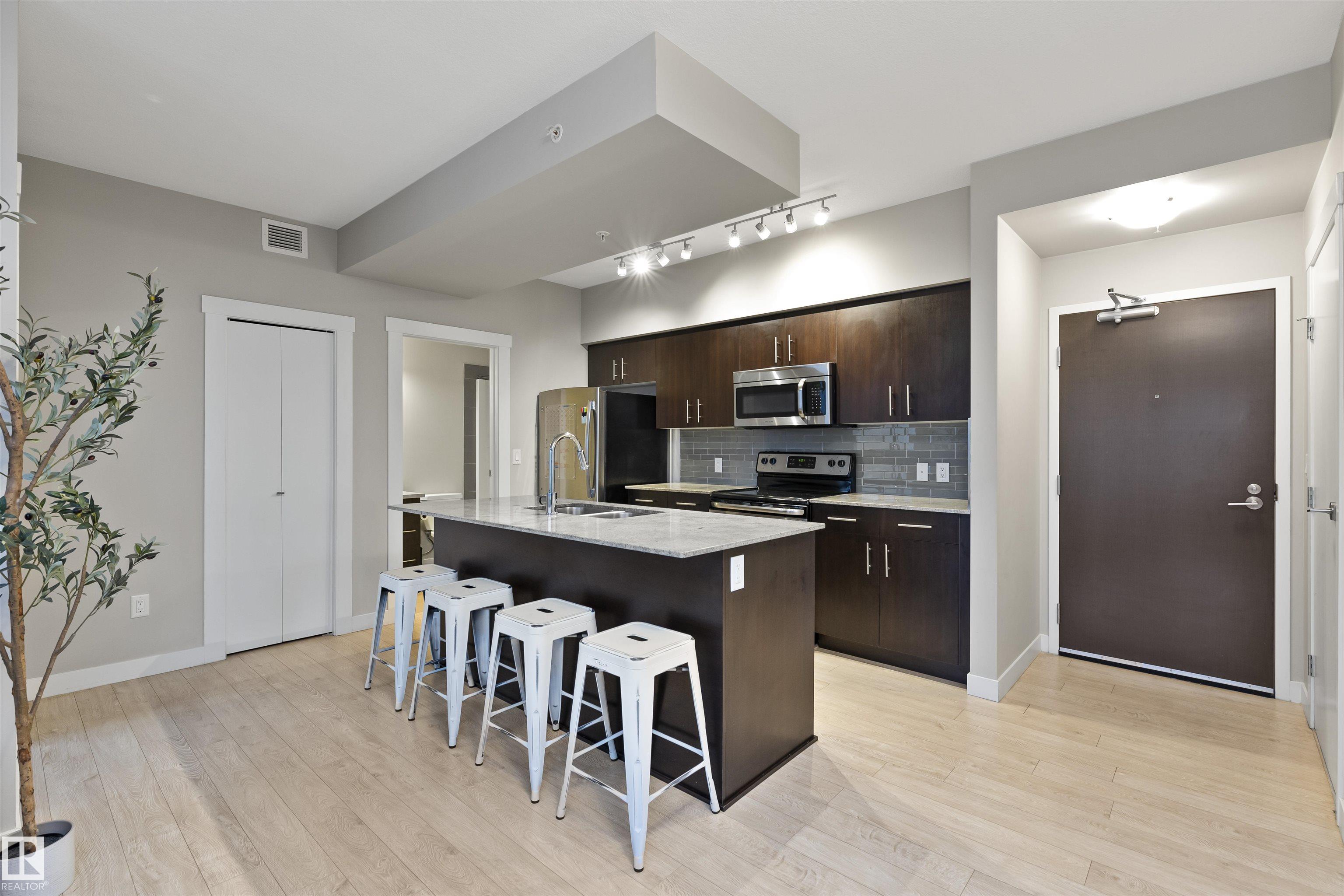 905 - 10226 104 Street NW, Downtown, Edmonton