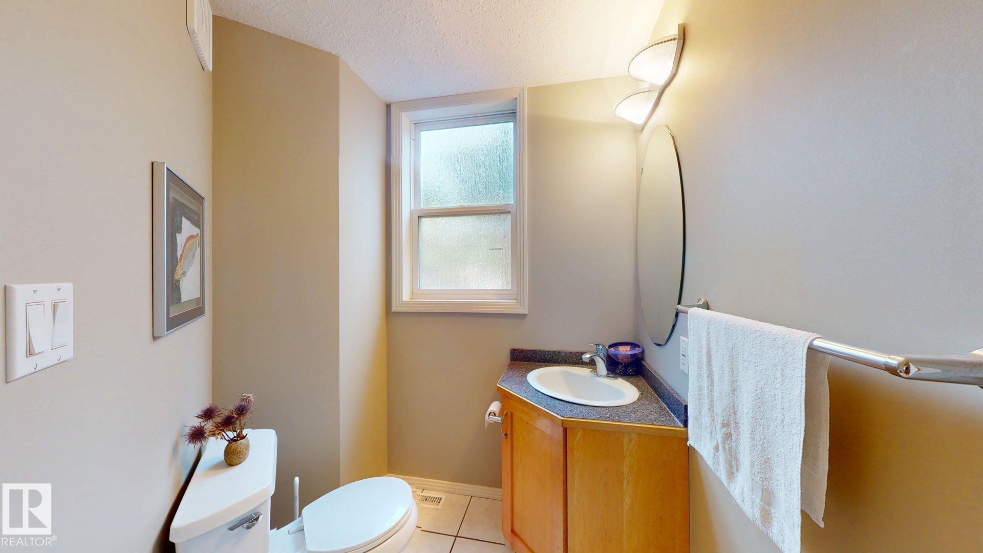 Photo 14 at 9846 112 Street NW, Wîhkwêntôwin, Edmonton