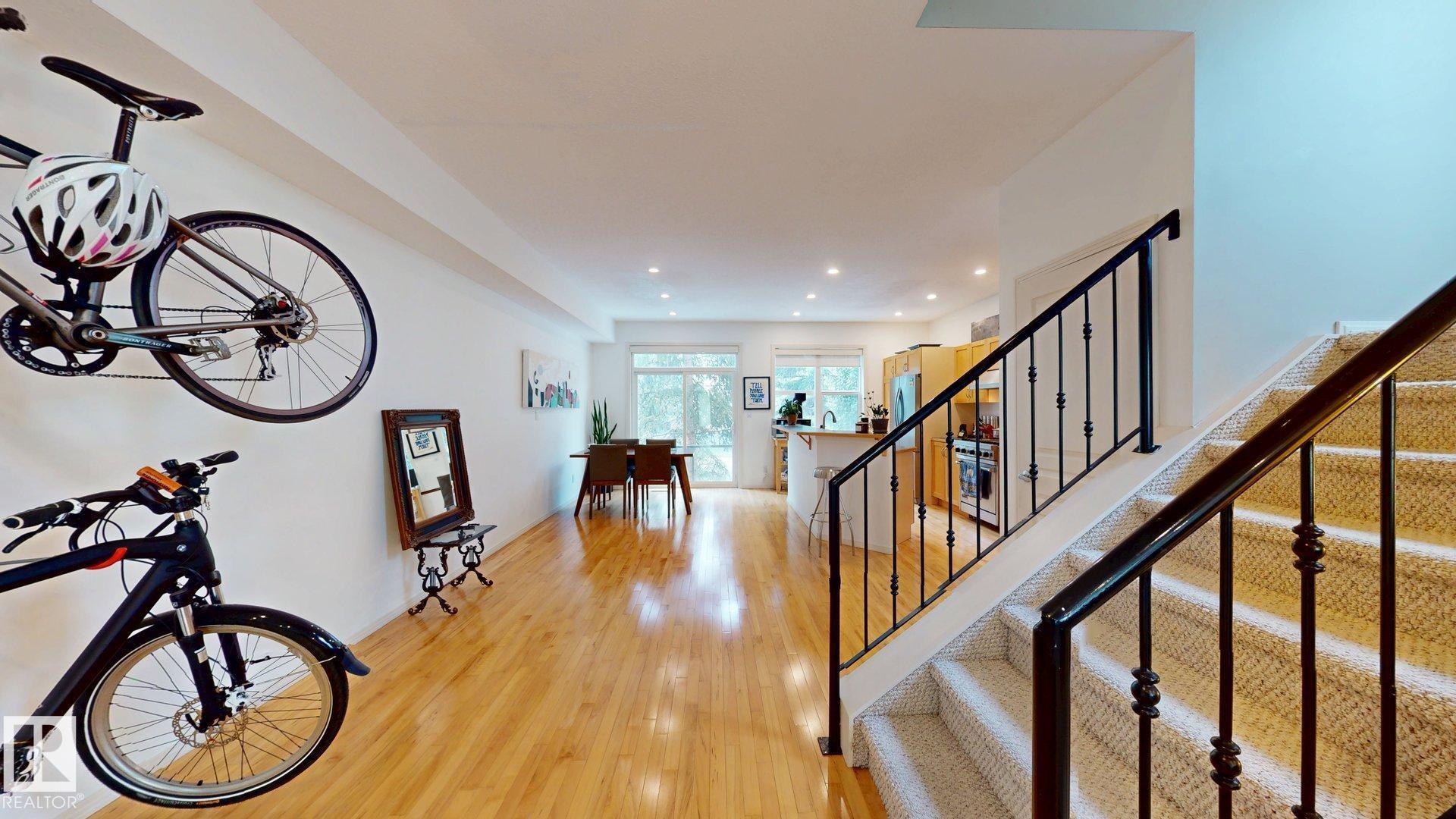 9846 112 Street NW, Wîhkwêntôwin, Edmonton