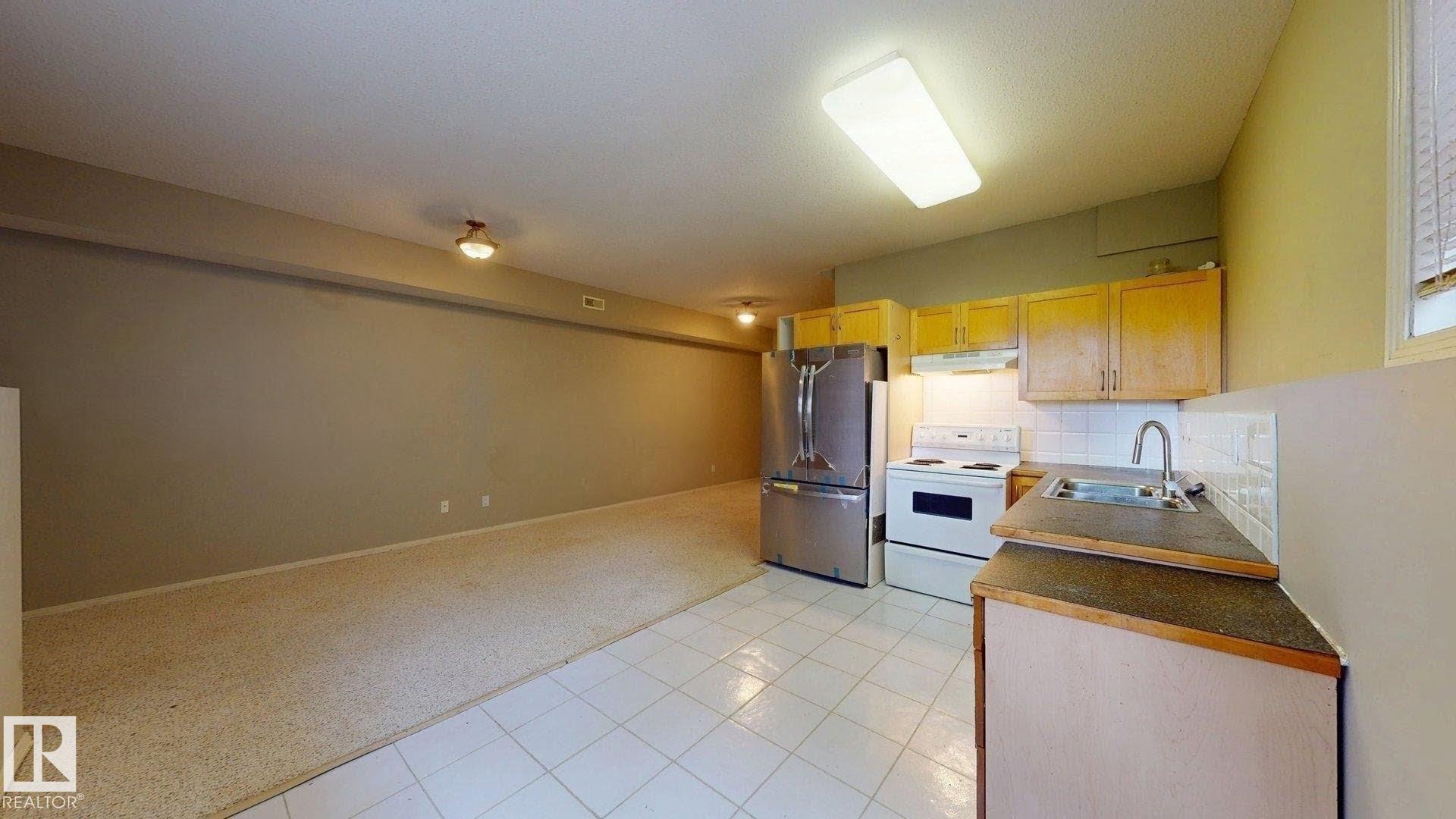 Photo 35 at 9846 112 Street NW, Wîhkwêntôwin, Edmonton