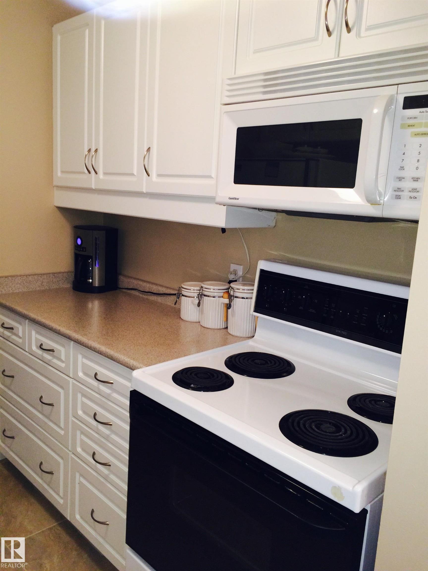 Photo 12 at 1406 - 12141 Jasper Avenue NW, Wîhkwêntôwin, Edmonton