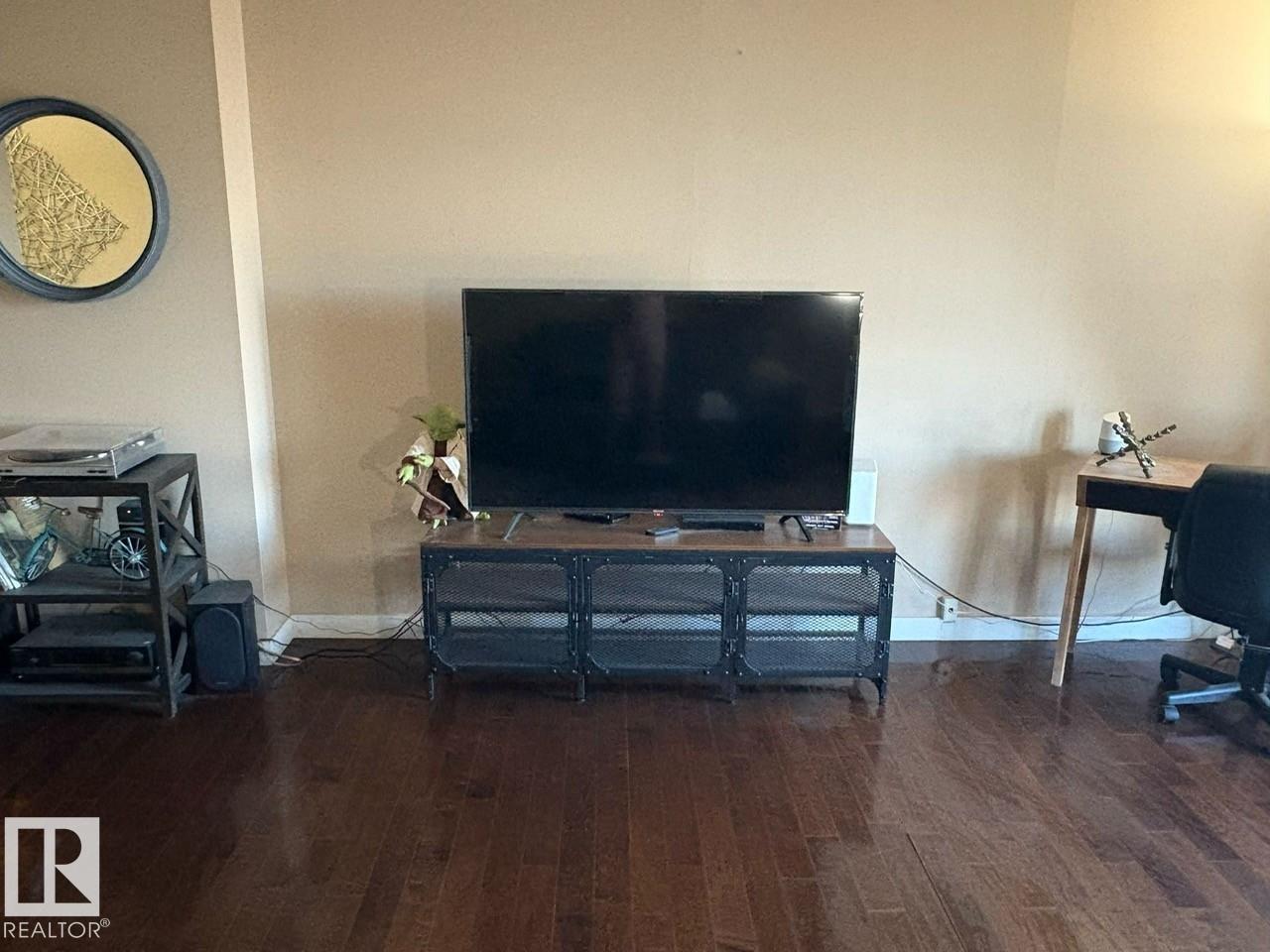 Photo 10 at 1406 - 12141 Jasper Avenue NW, Wîhkwêntôwin, Edmonton