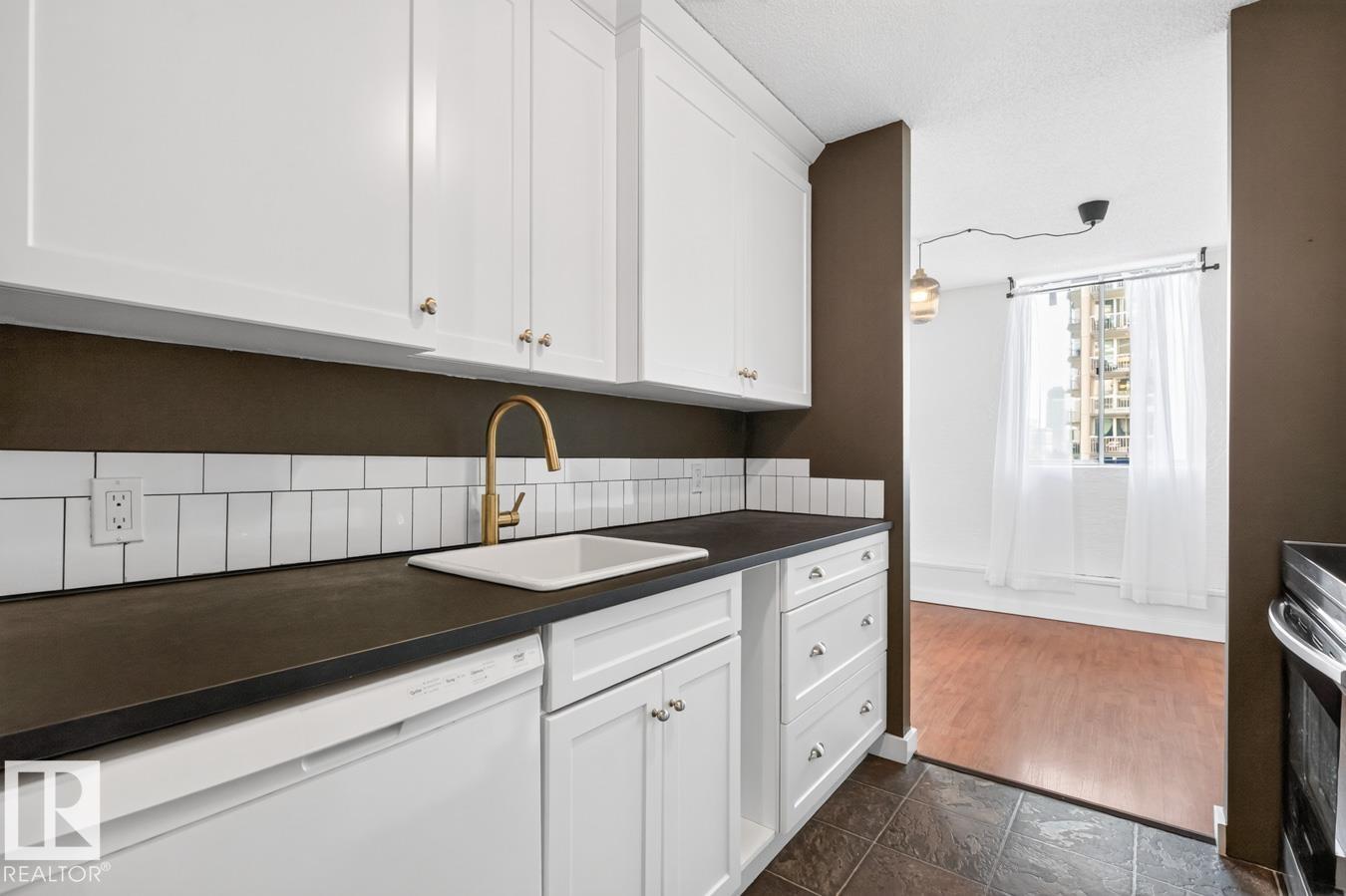 Photo 11 at 612 - 11307 99 Avenue NW, Wîhkwêntôwin, Edmonton