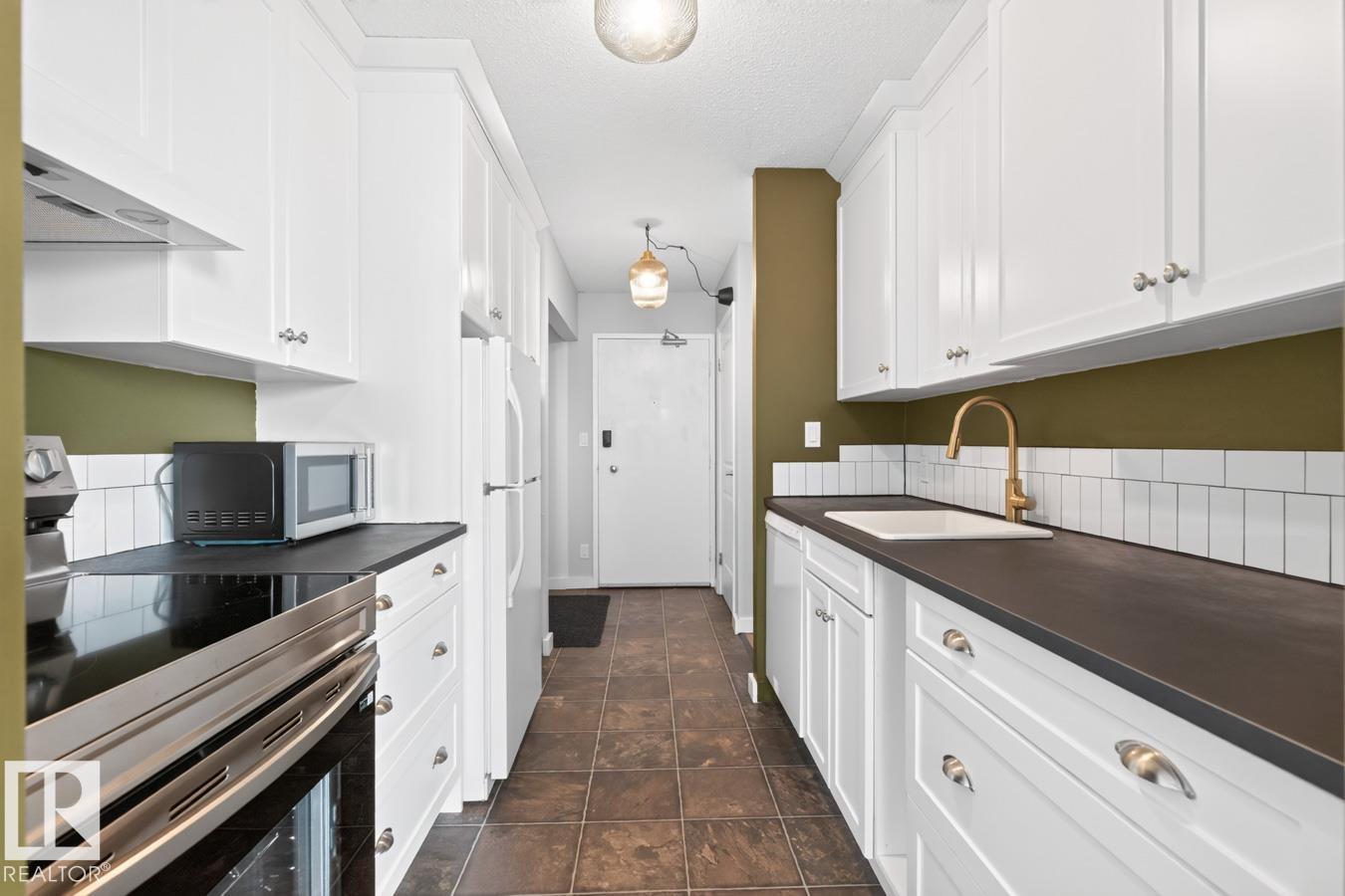 Photo 12 at 612 - 11307 99 Avenue NW, Wîhkwêntôwin, Edmonton