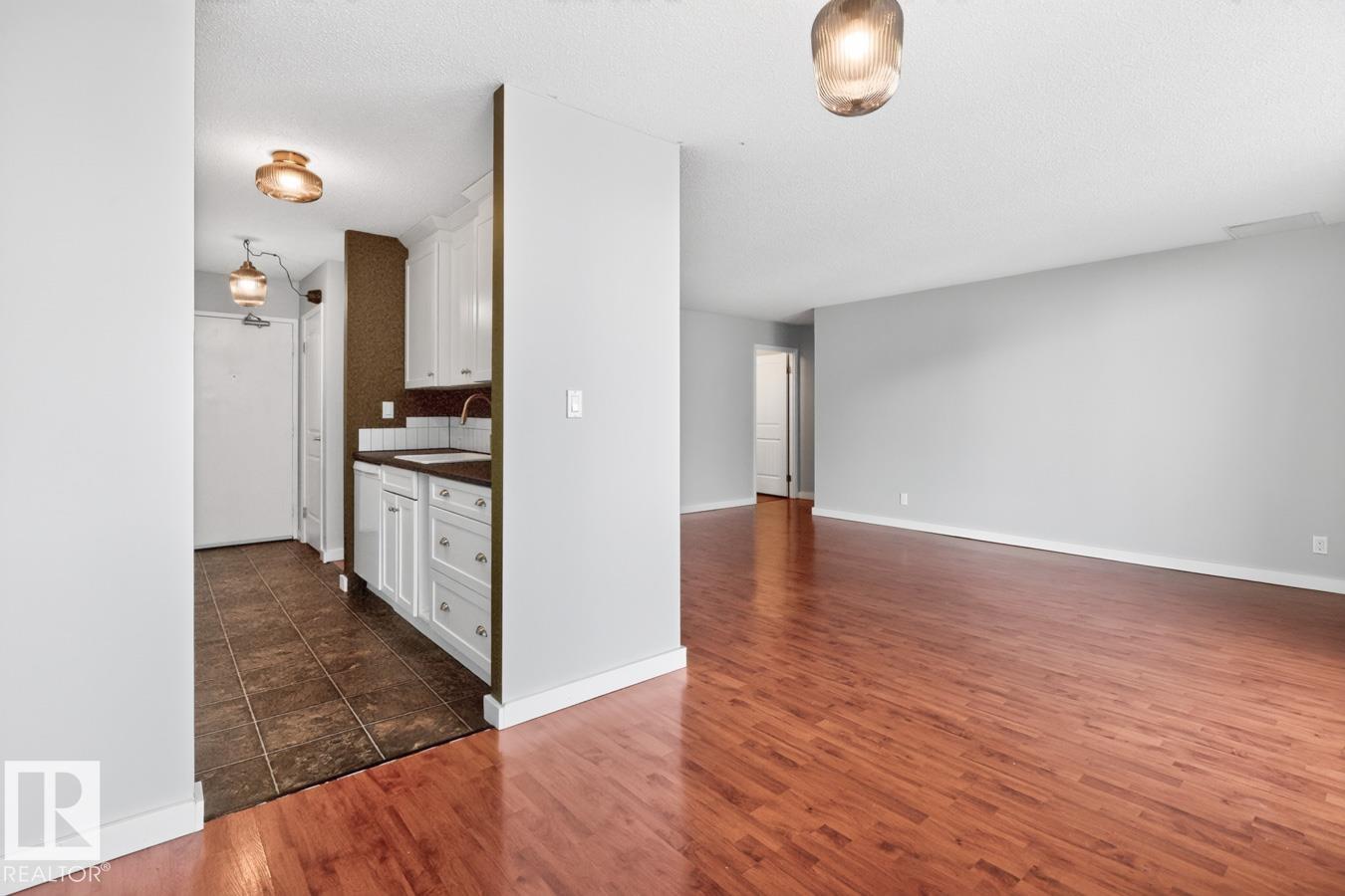 Photo 19 at 612 - 11307 99 Avenue NW, Wîhkwêntôwin, Edmonton