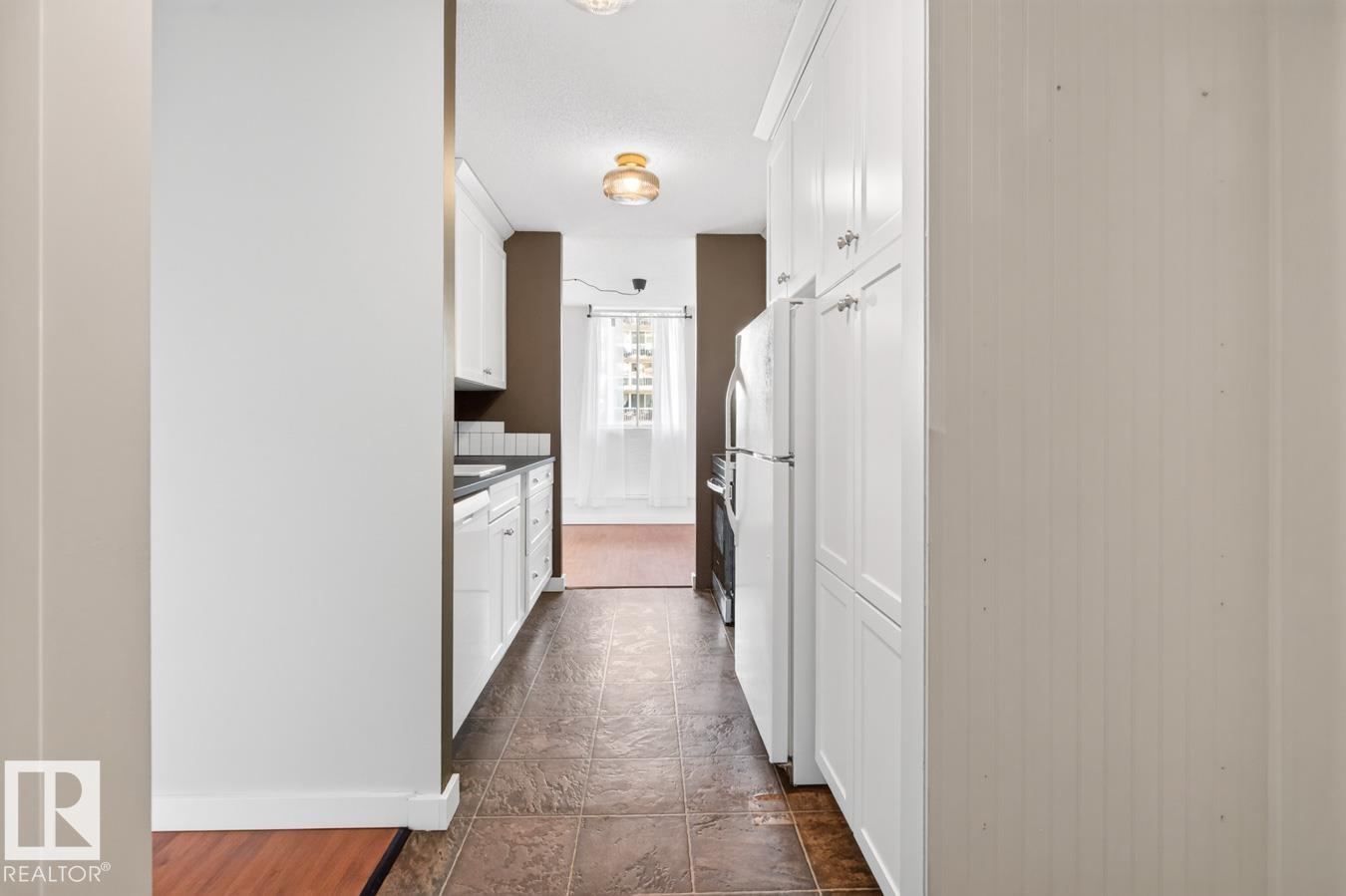 Photo 10 at 612 - 11307 99 Avenue NW, Wîhkwêntôwin, Edmonton