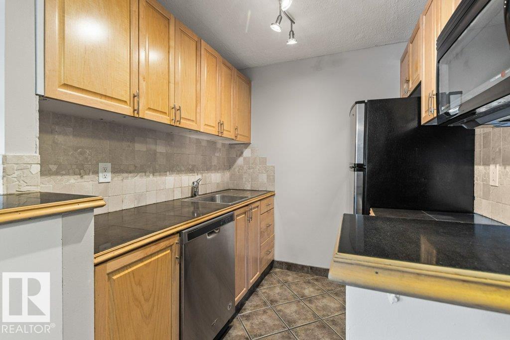 Photo 14 at 303 - 10045 117 Street NW, Wîhkwêntôwin, Edmonton