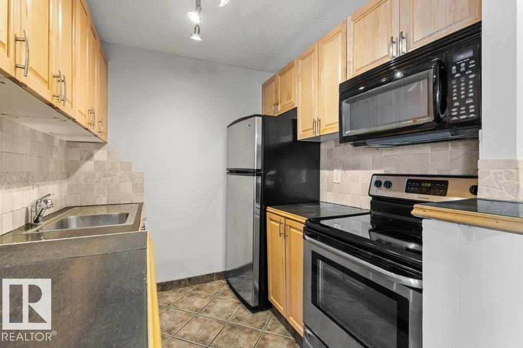 Photo 15 at 303 - 10045 117 Street NW, Wîhkwêntôwin, Edmonton