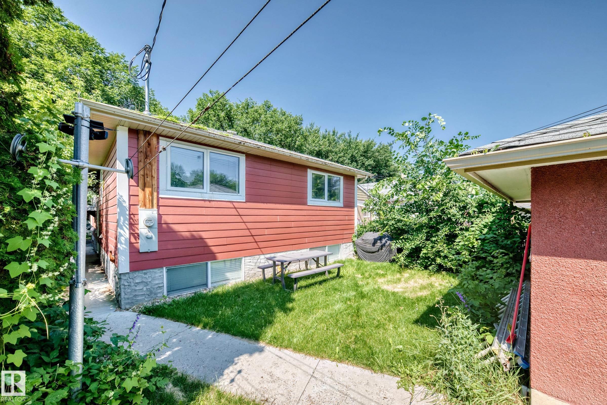 Listing photo thumbnail