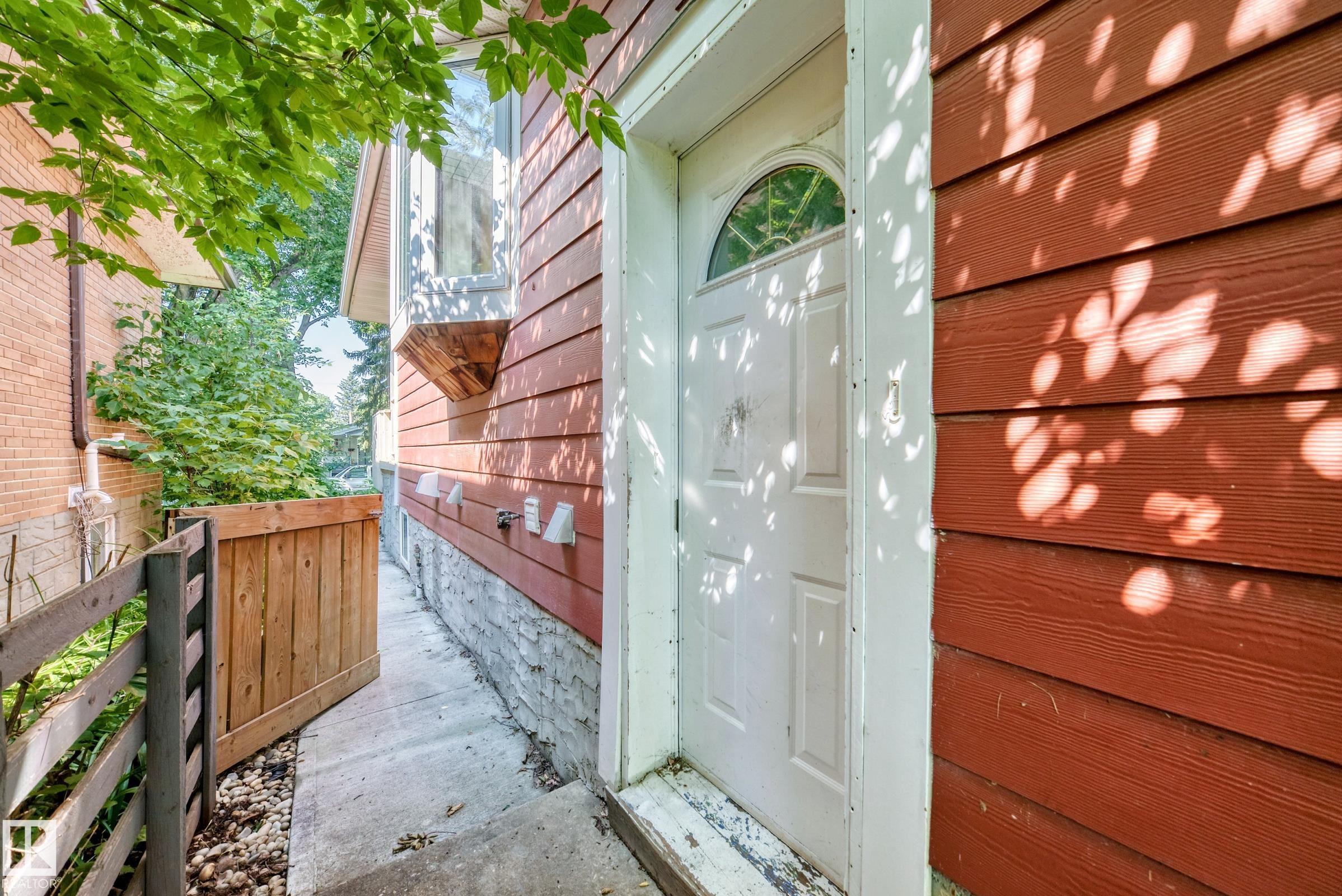 Listing photo thumbnail