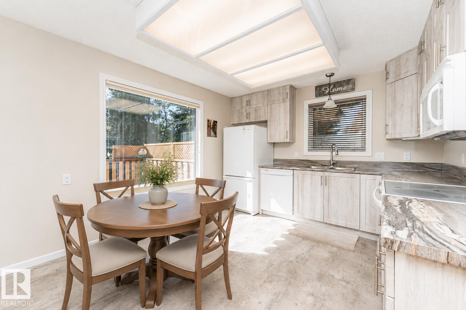 Photo 15 at 10439 14 Avenue NW, Bearspaw, Edmonton