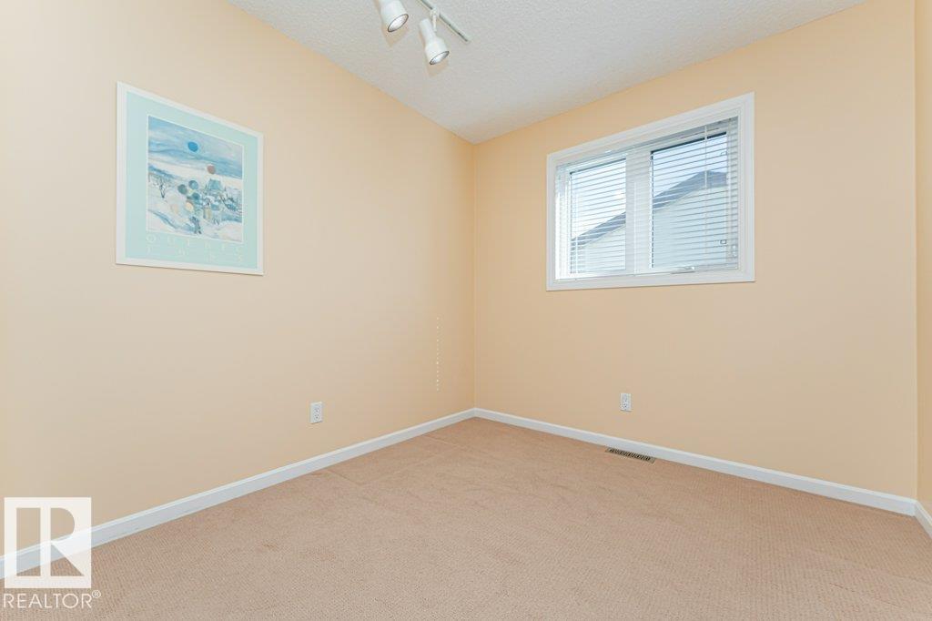 https://zimg.paragon.ice.com/ParagonImages/Property/PM/RAE/225419756/28/0/0/e56c04fc3bd8e53827f2e914e58d8642/1/24f58fa942f1e433a4ca93e76fc1ed9f/225419756-e58b9c0c-7a41-42c7-8808-5f55a0ea0aa7.JPG