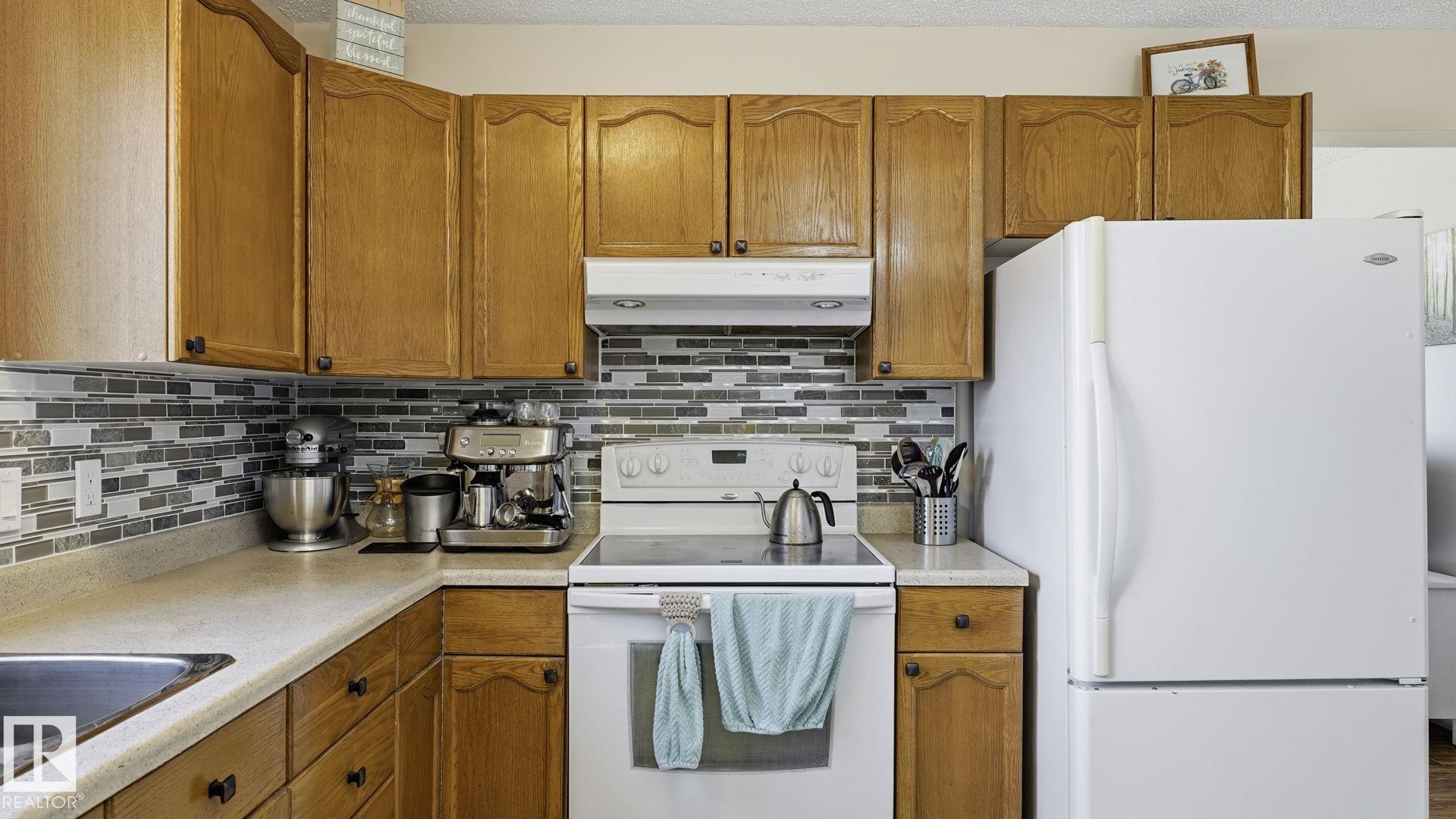 Photo 12 at 8230 71 Street NW, Kenilworth, Edmonton