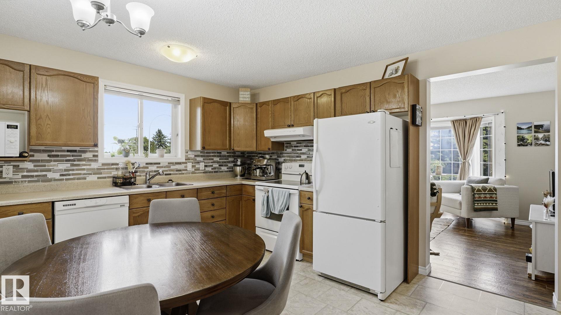 Photo 13 at 8230 71 Street NW, Kenilworth, Edmonton
