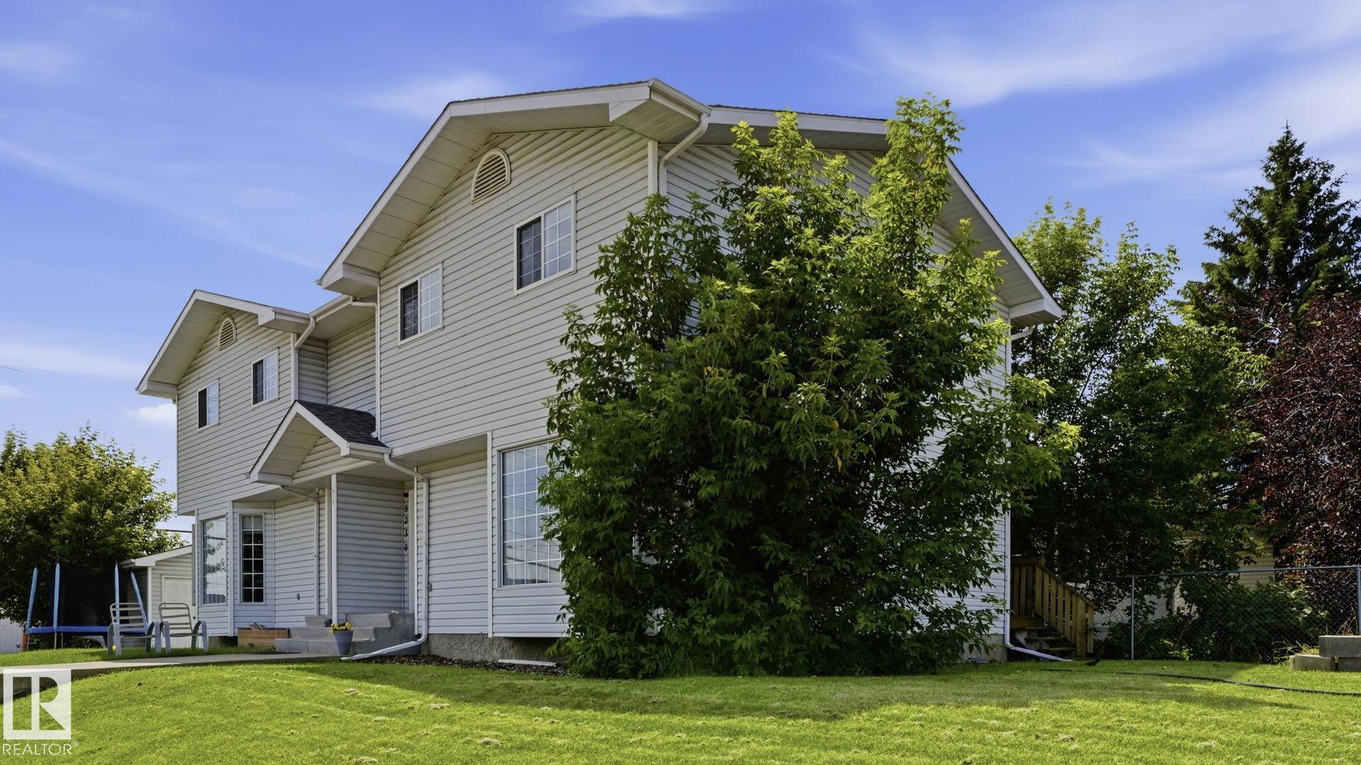 8230 71 Street NW, Kenilworth, Edmonton