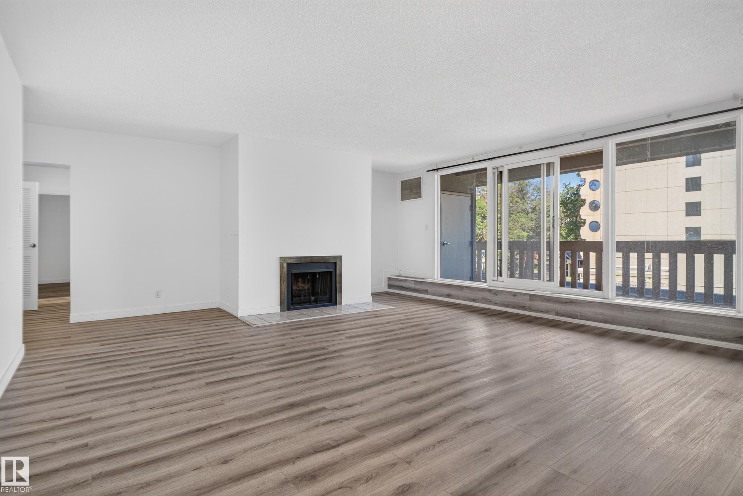 Photo 8 at 301 - 9809 110 Street NW, Wîhkwêntôwin, Edmonton