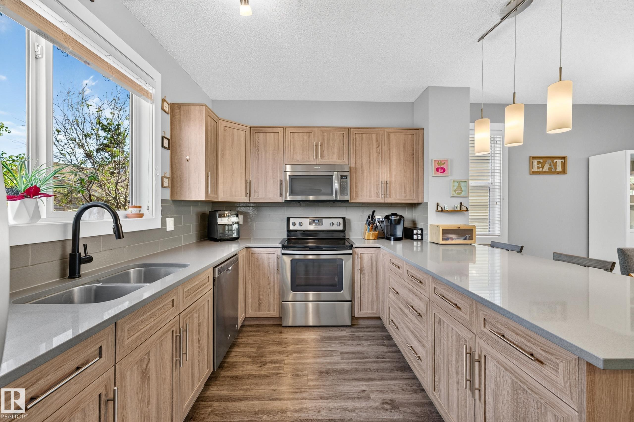 Photo 12 at 2821 Maple Way NW, Maple Crest, Edmonton