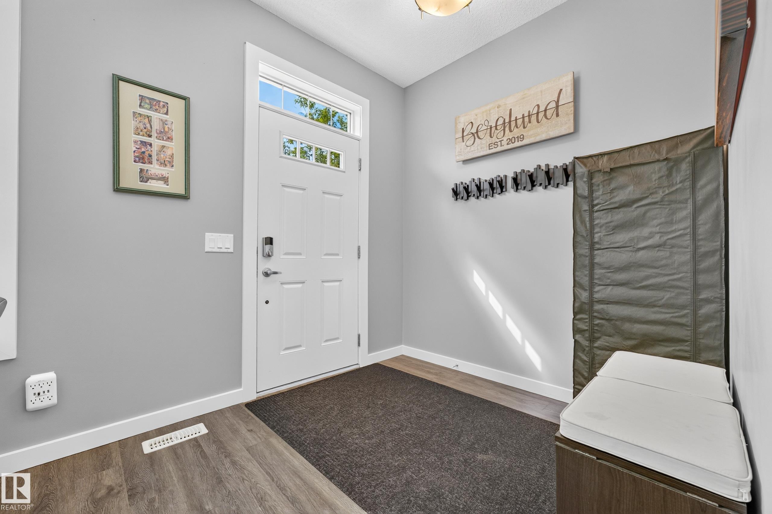 2821 Maple Way NW, Maple Crest, Edmonton