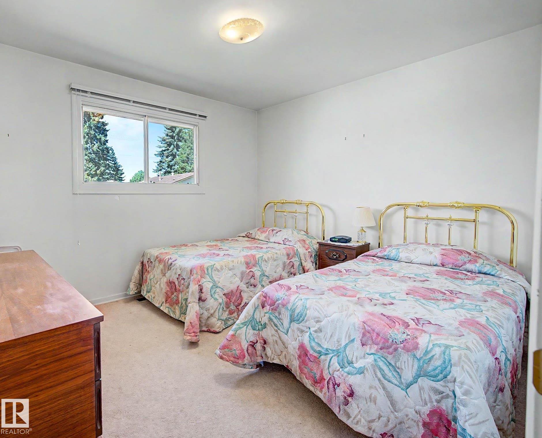 Photo 16 at 6720 95 Avenue NW, Ottewell, Edmonton