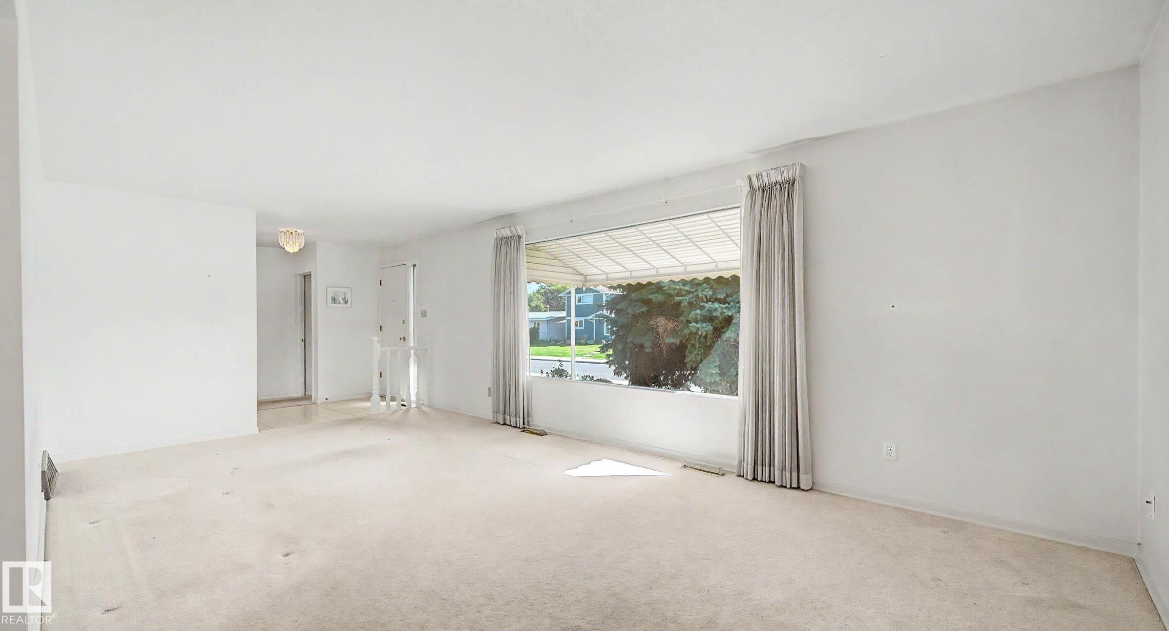 Photo 6 at 6720 95 Avenue NW, Ottewell, Edmonton