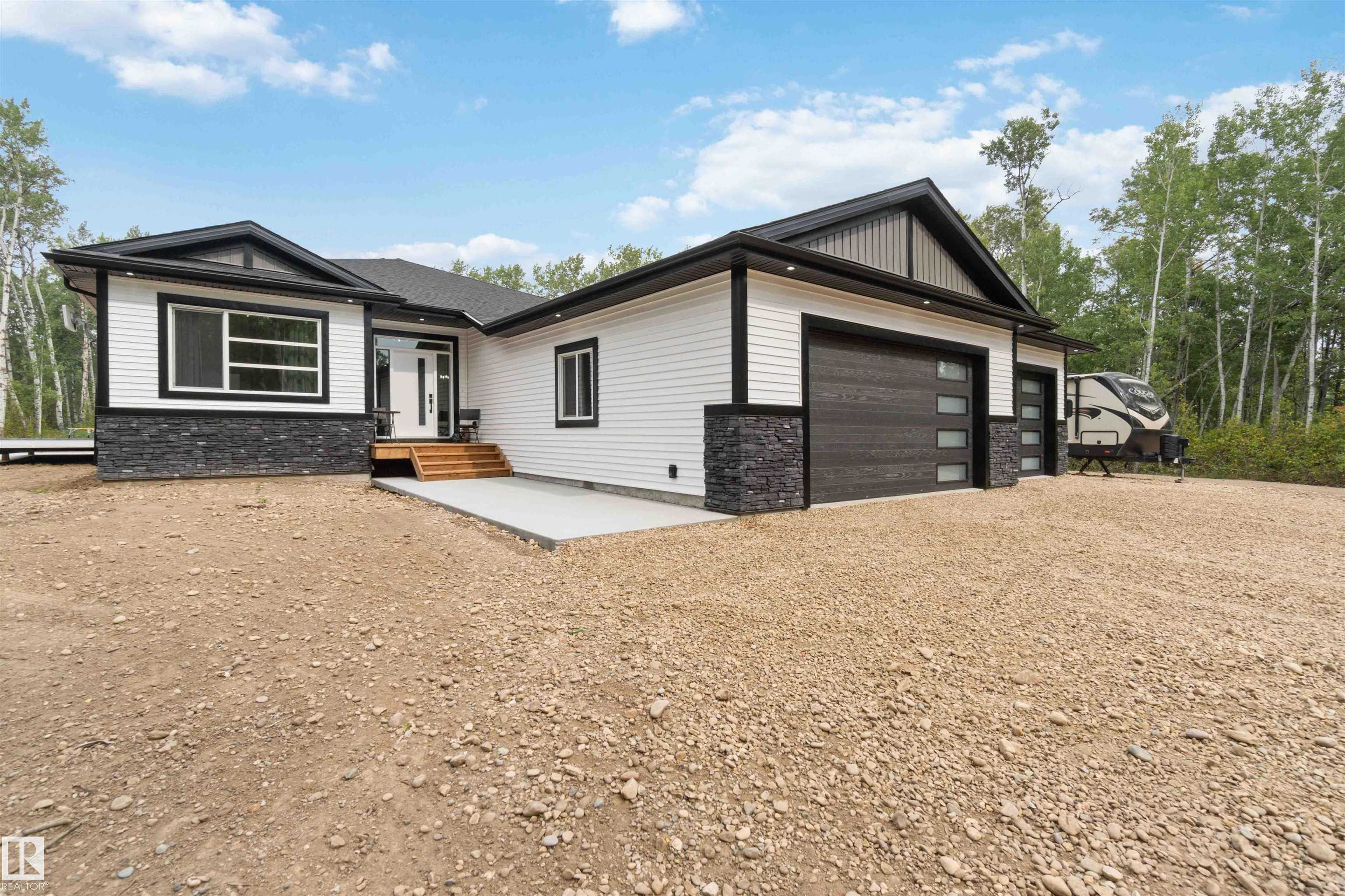 9 - 53417 Range Road 14, Hycrest Place II, Rural Parkland County