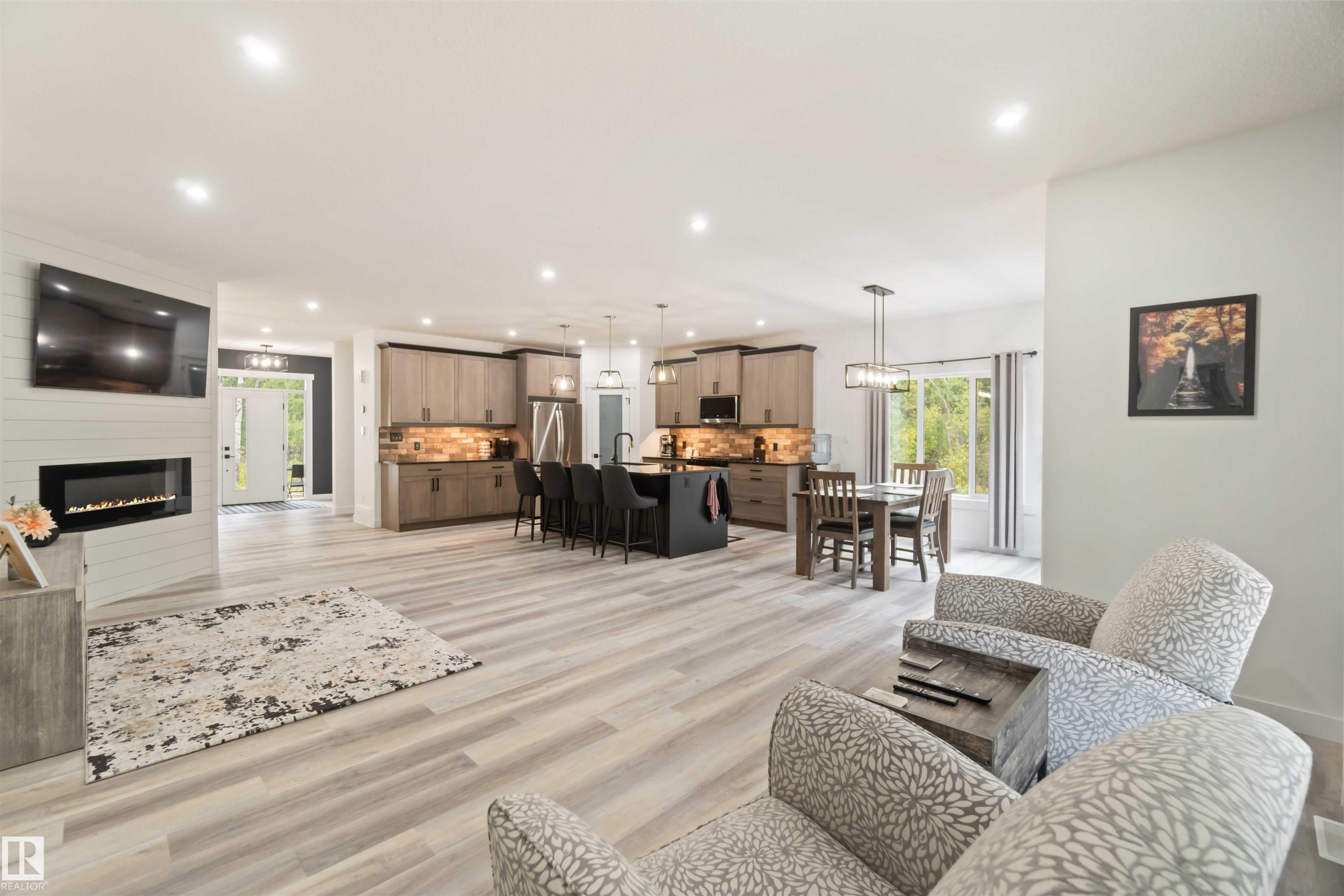 Photo 11 at 9 - 53417 Range Road 14, Hycrest Place II, Rural Parkland County