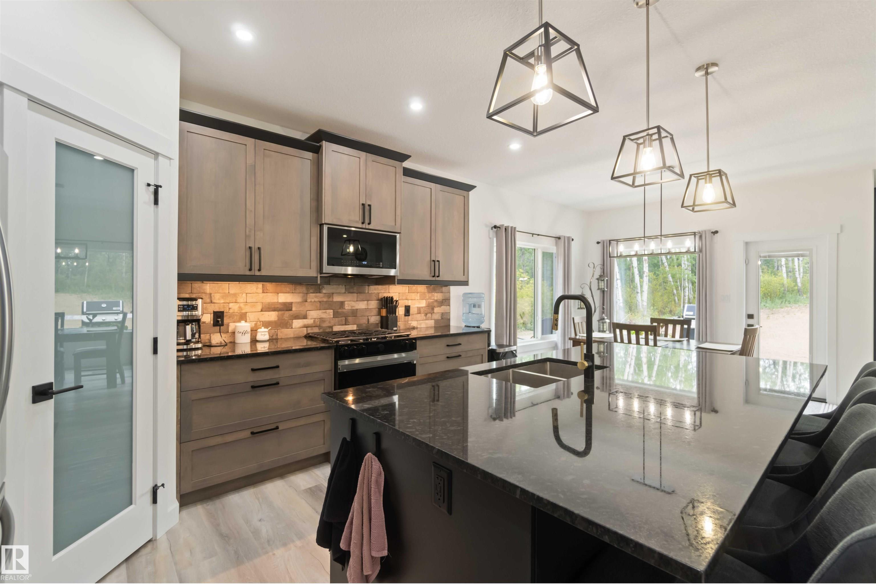 Photo 15 at 9 - 53417 Range Road 14, Hycrest Place II, Rural Parkland County