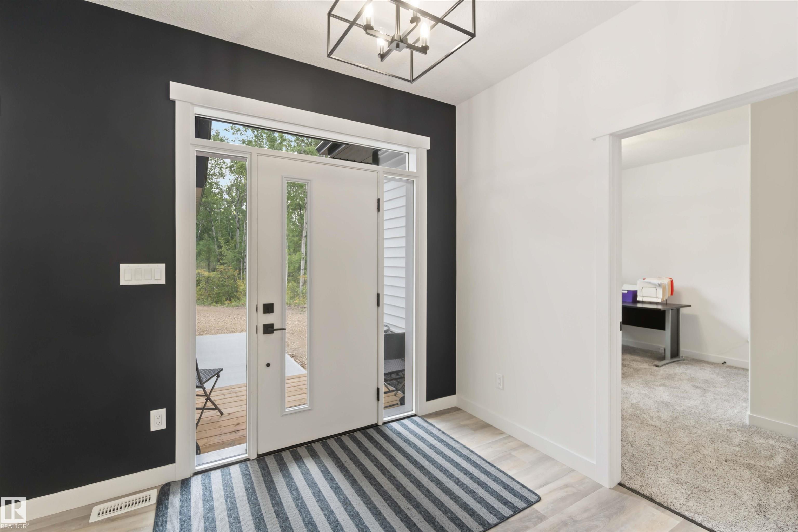 9 - 53417 Range Road 14, Hycrest Place II, Rural Parkland County