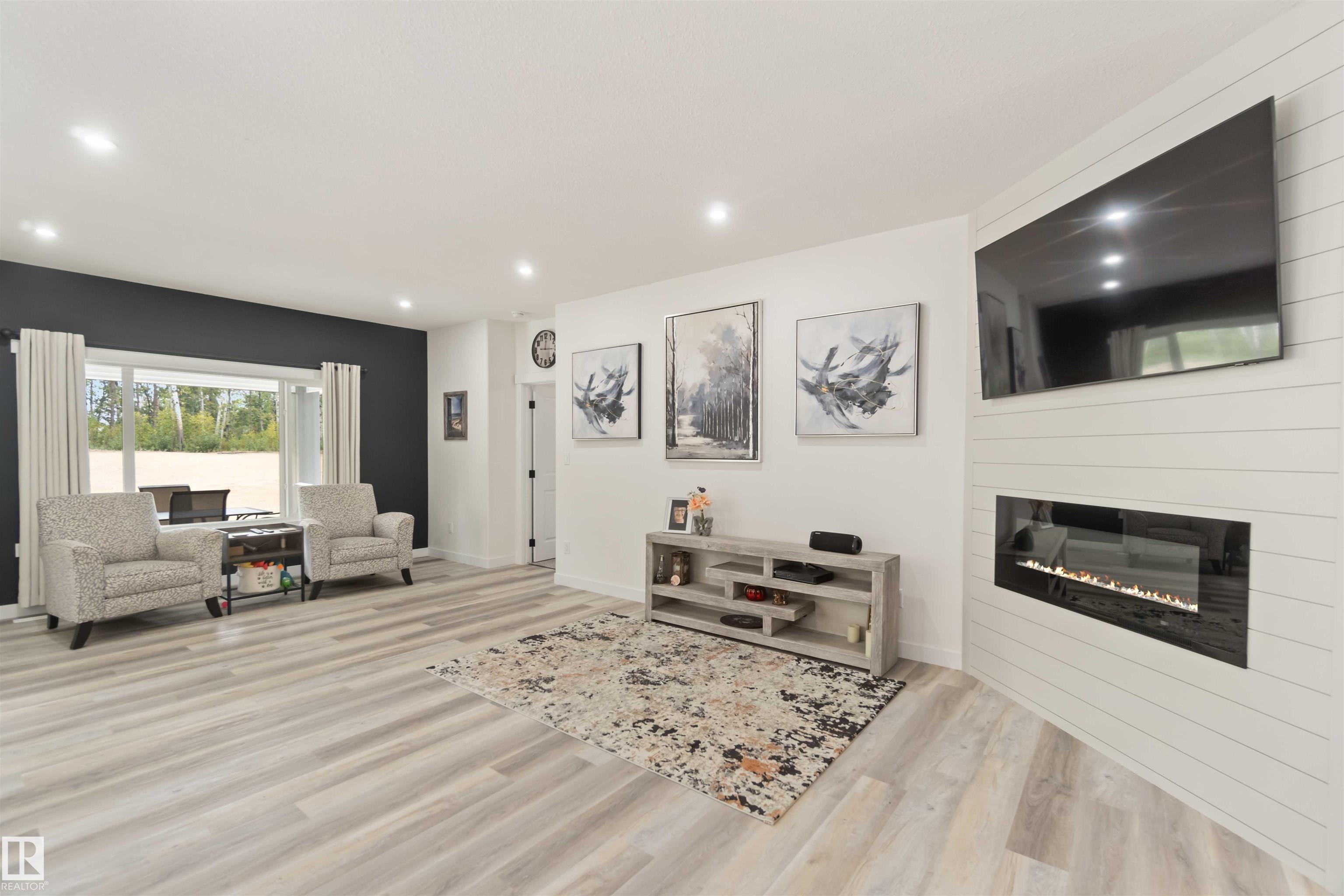 Photo 10 at 9 - 53417 Range Road 14, Hycrest Place II, Rural Parkland County