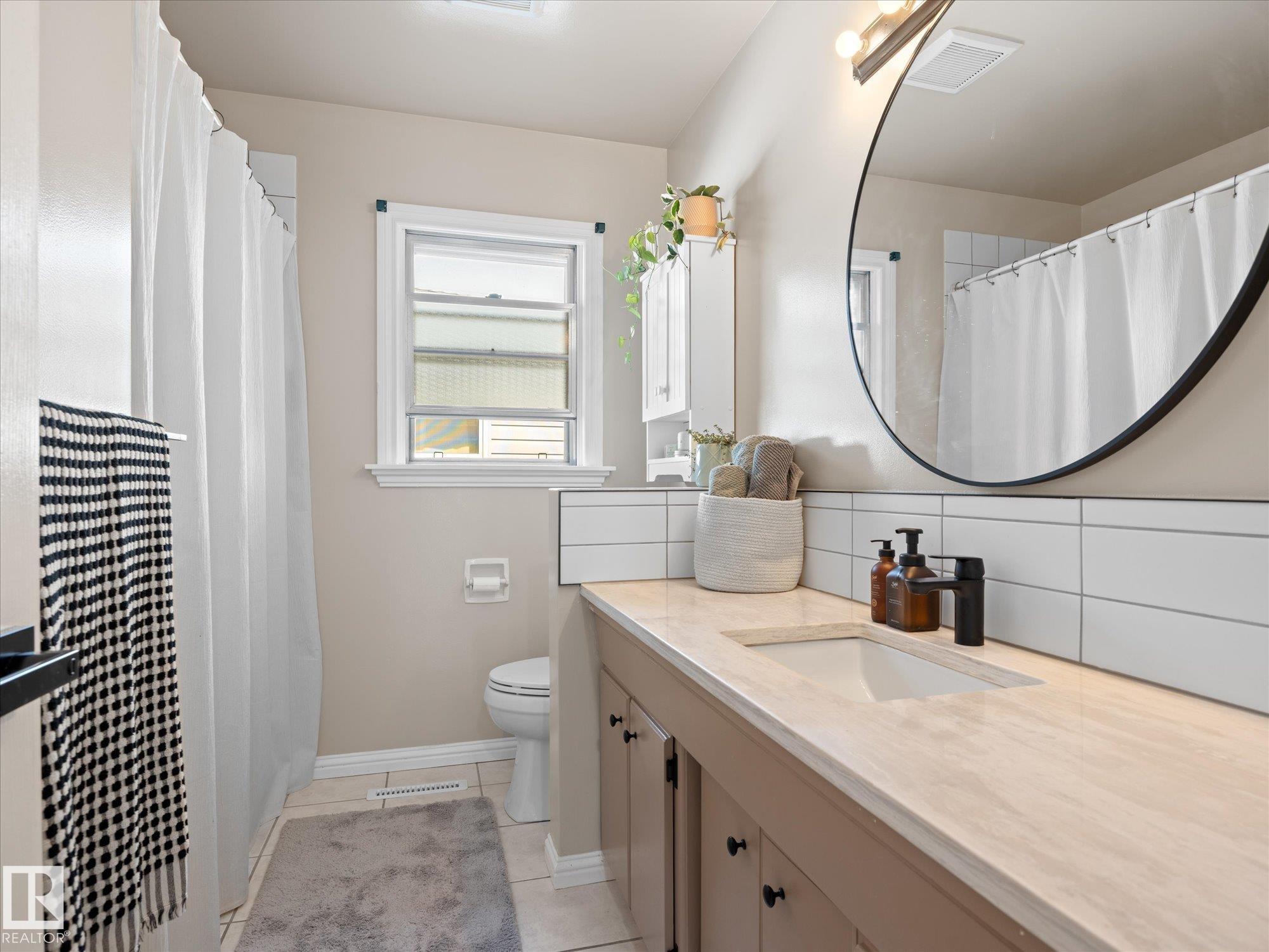 Photo 17 at 8905 157 Street NW, Meadowlark Park, Edmonton