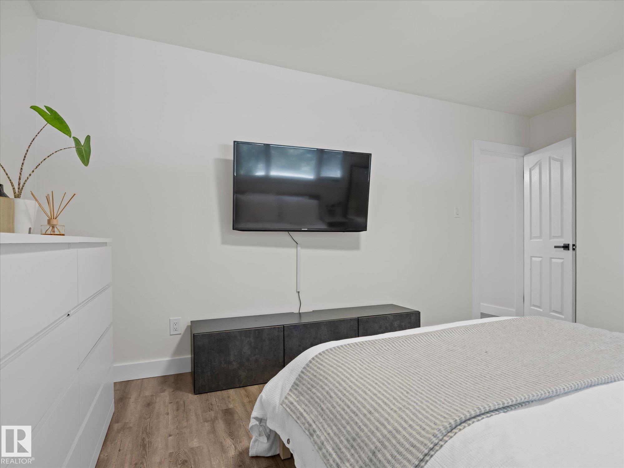 Photo 20 at 8905 157 Street NW, Meadowlark Park, Edmonton