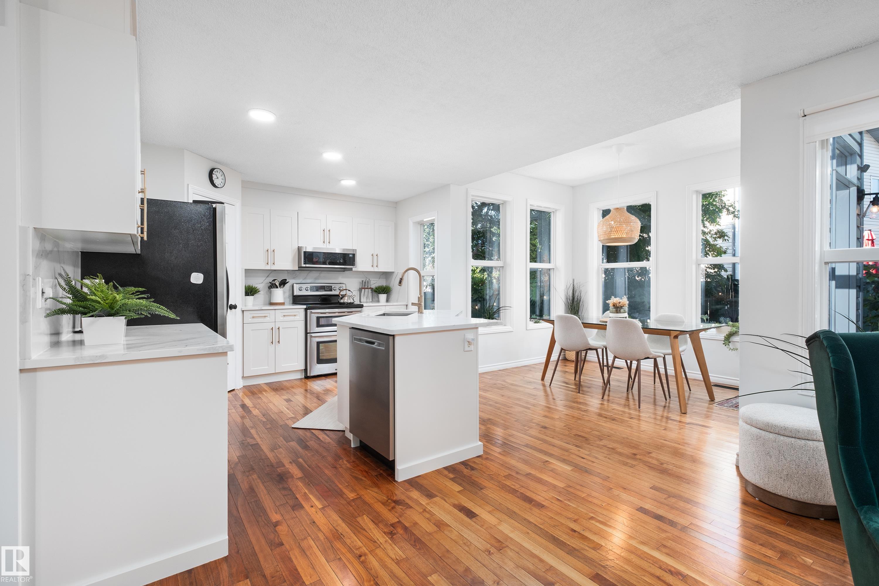 1128 114 Street SW, Rutherford, Edmonton