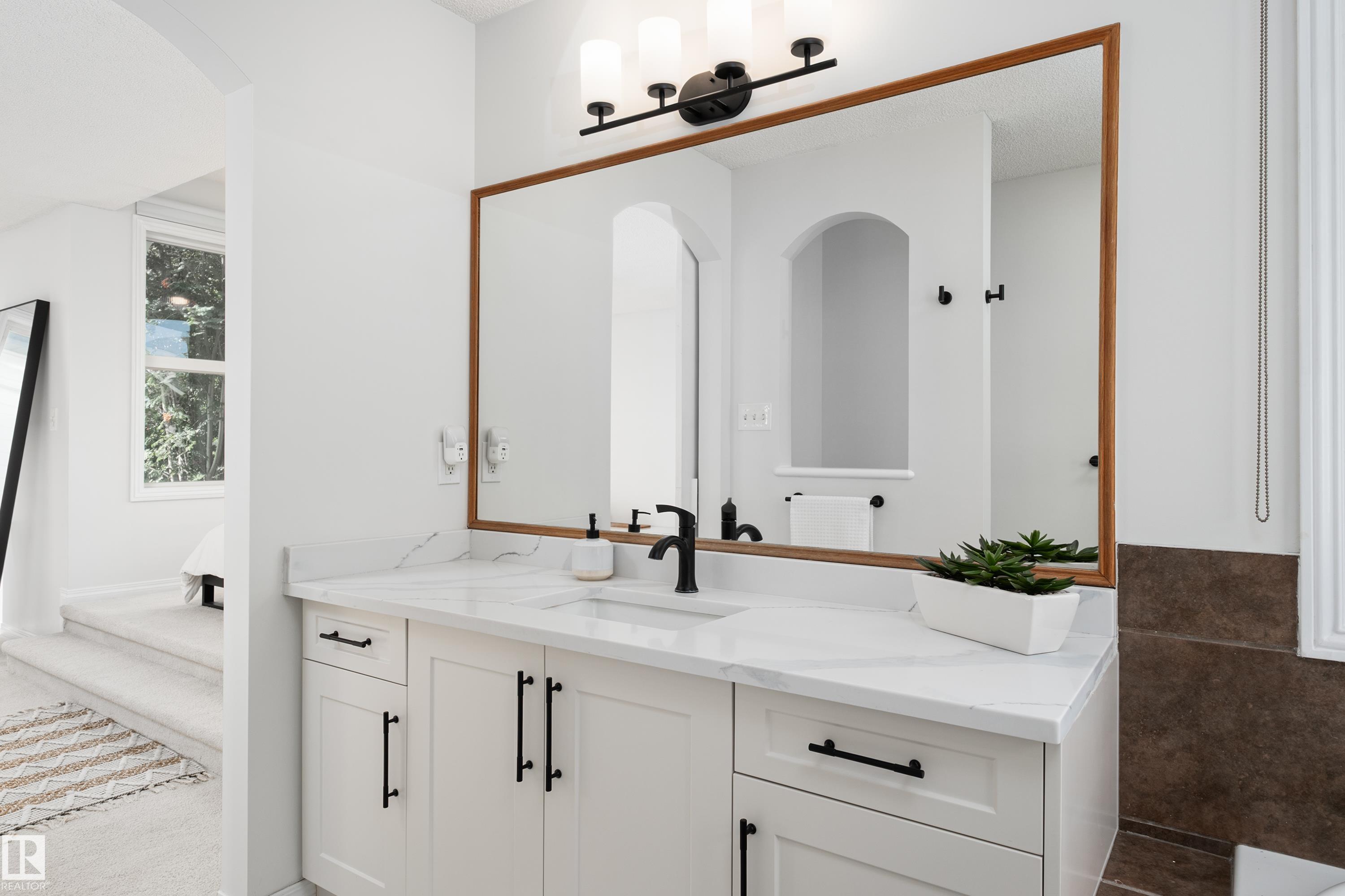 Photo 22 at 1128 114 Street SW, Rutherford, Edmonton
