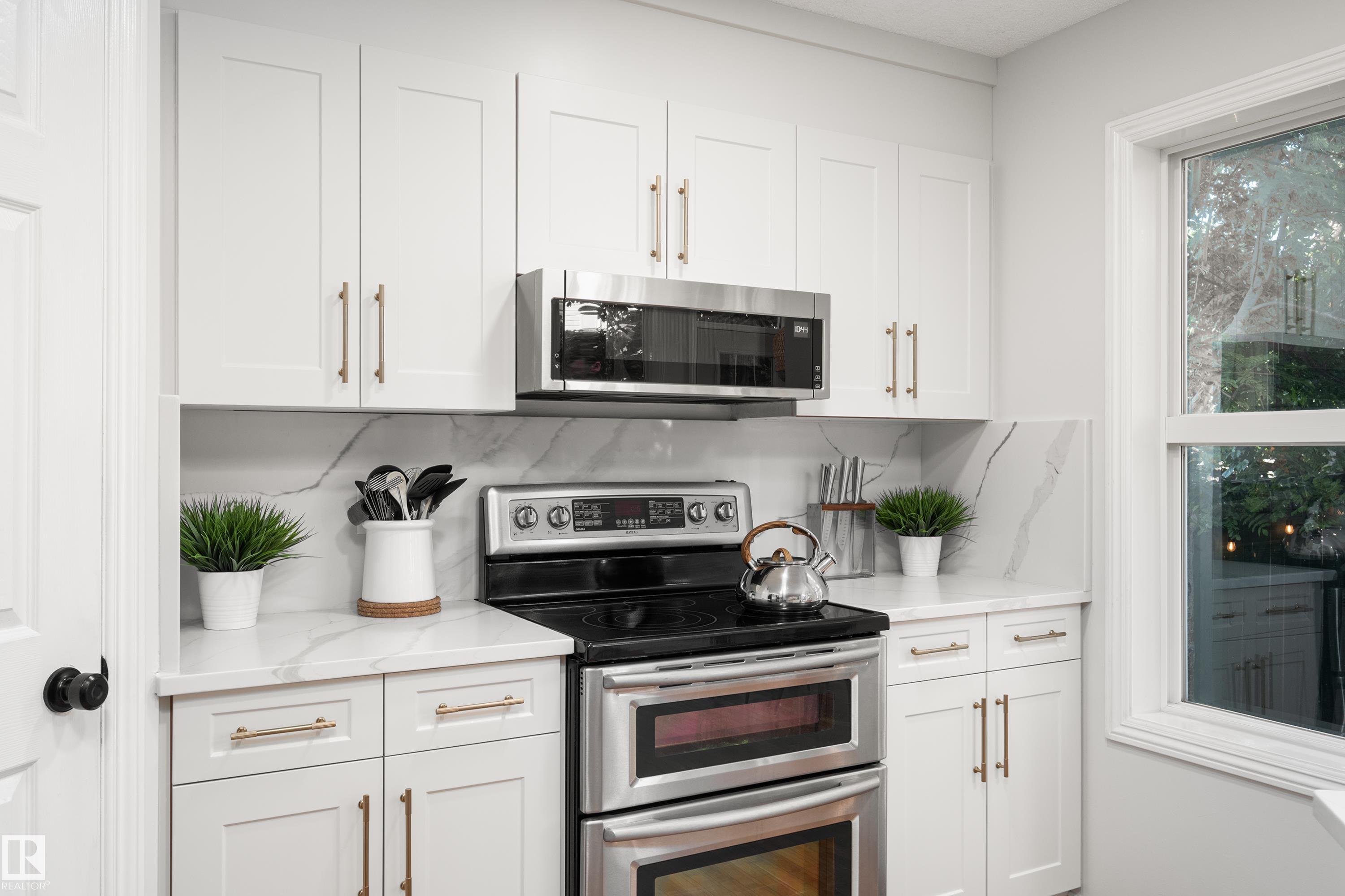 Photo 9 at 1128 114 Street SW, Rutherford, Edmonton
