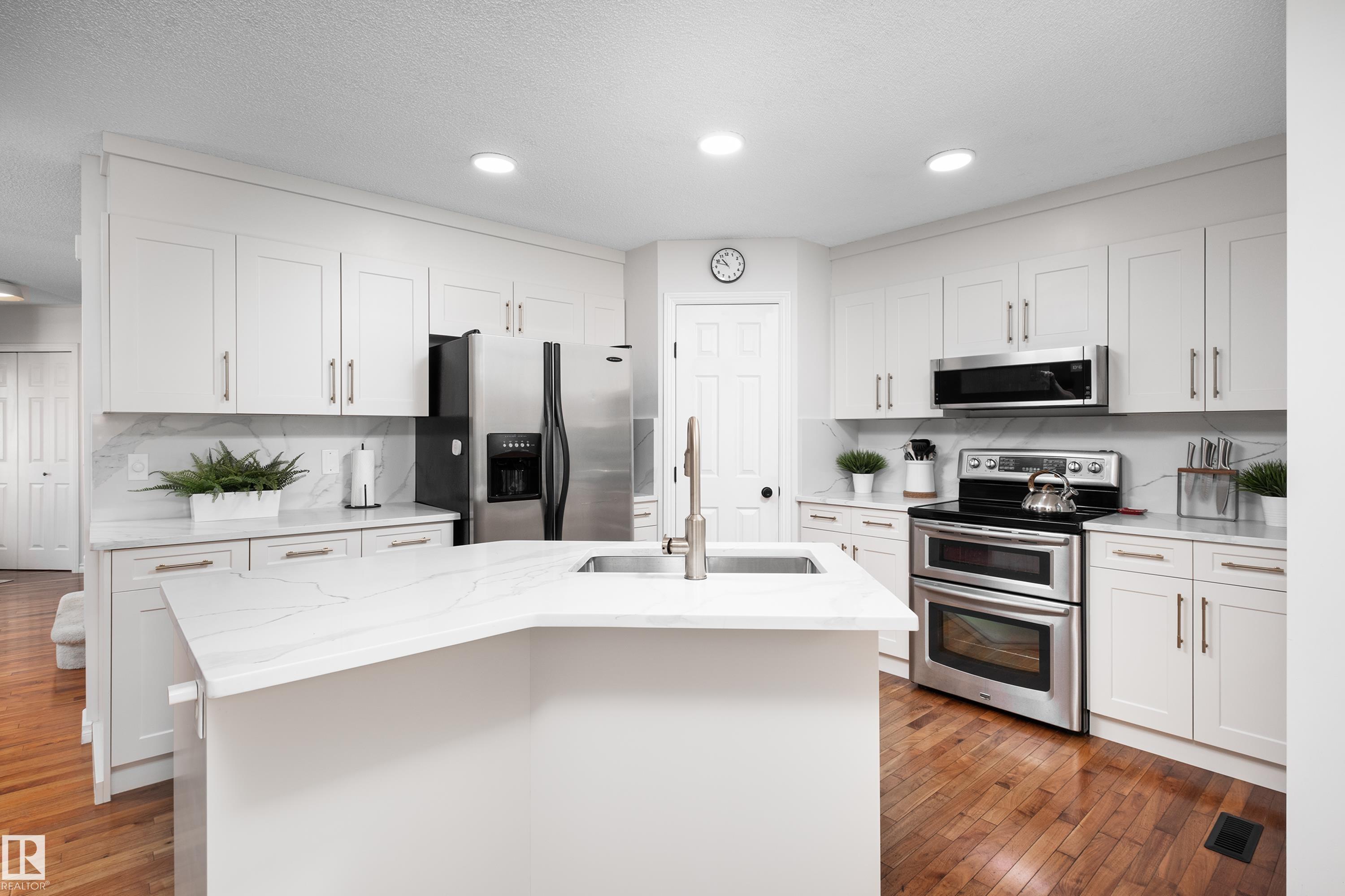 Photo 10 at 1128 114 Street SW, Rutherford, Edmonton